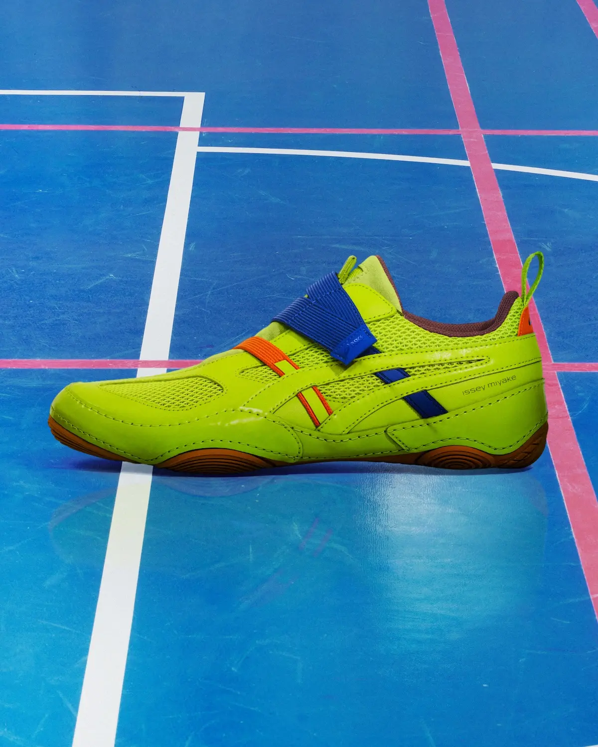 Avec HYPER TAPING, ISSEY MIYAKE et ASICS inventent une nouvelle grammaire de la sneaker