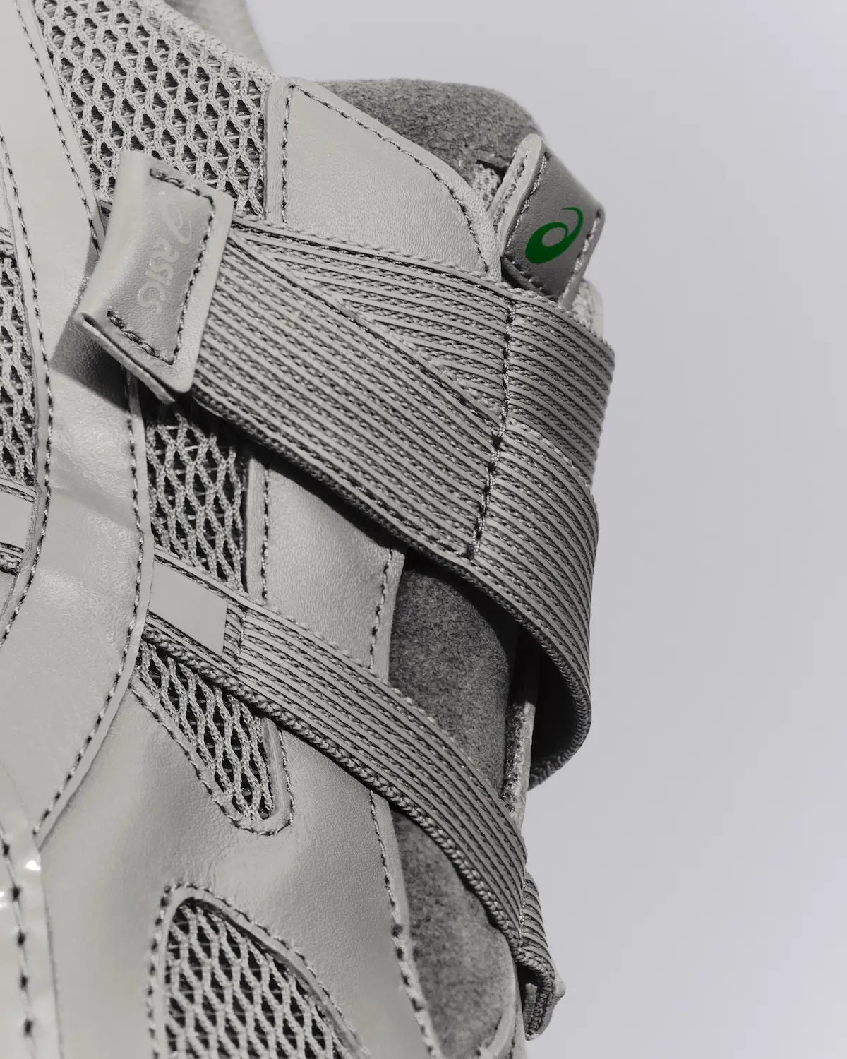 Avec HYPER TAPING, ISSEY MIYAKE et ASICS inventent une nouvelle grammaire de la sneaker