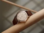 Laurent Ferrier célèbre ses 15 ans avec une Classic Origin Beige d’une rare justesse