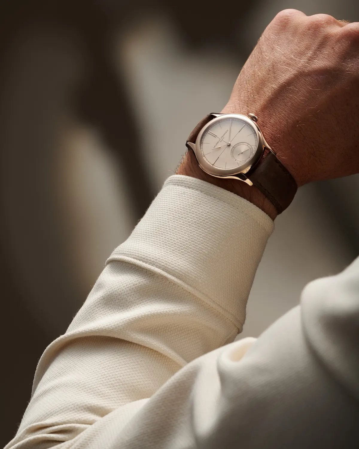 Laurent Ferrier célèbre ses 15 ans avec une Classic Origin Beige d’une rare justesse