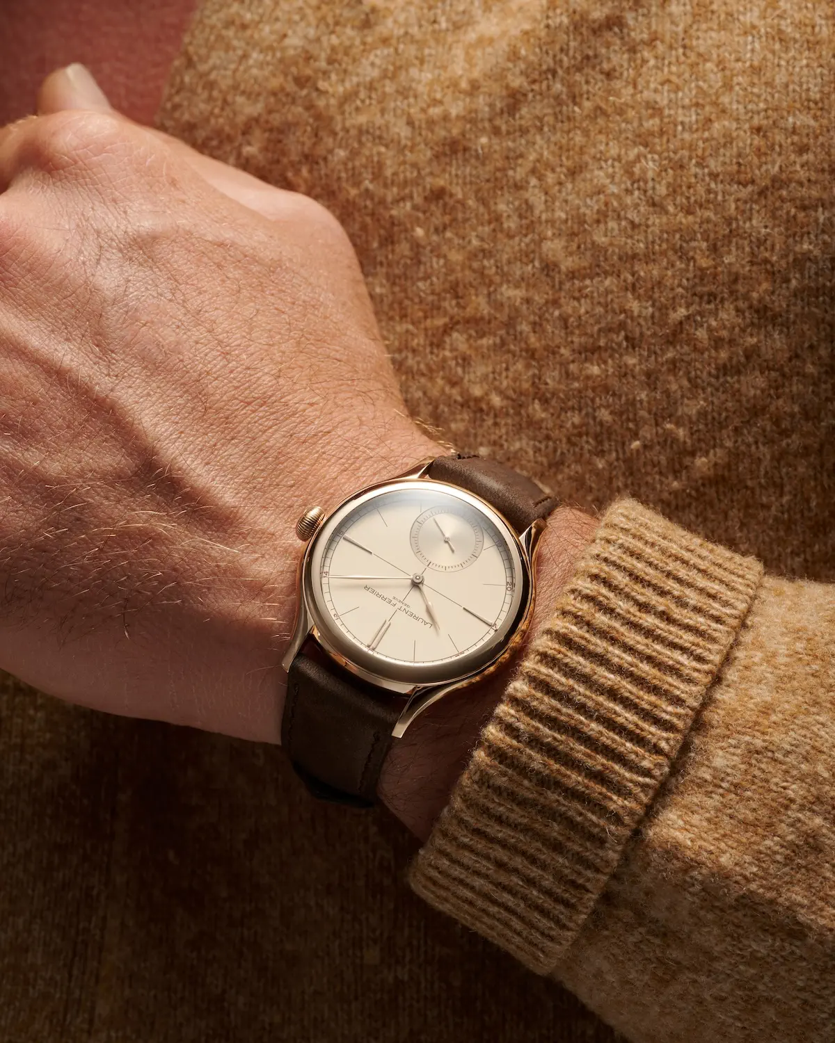 Laurent Ferrier célèbre ses 15 ans avec une Classic Origin Beige d’une rare justesse