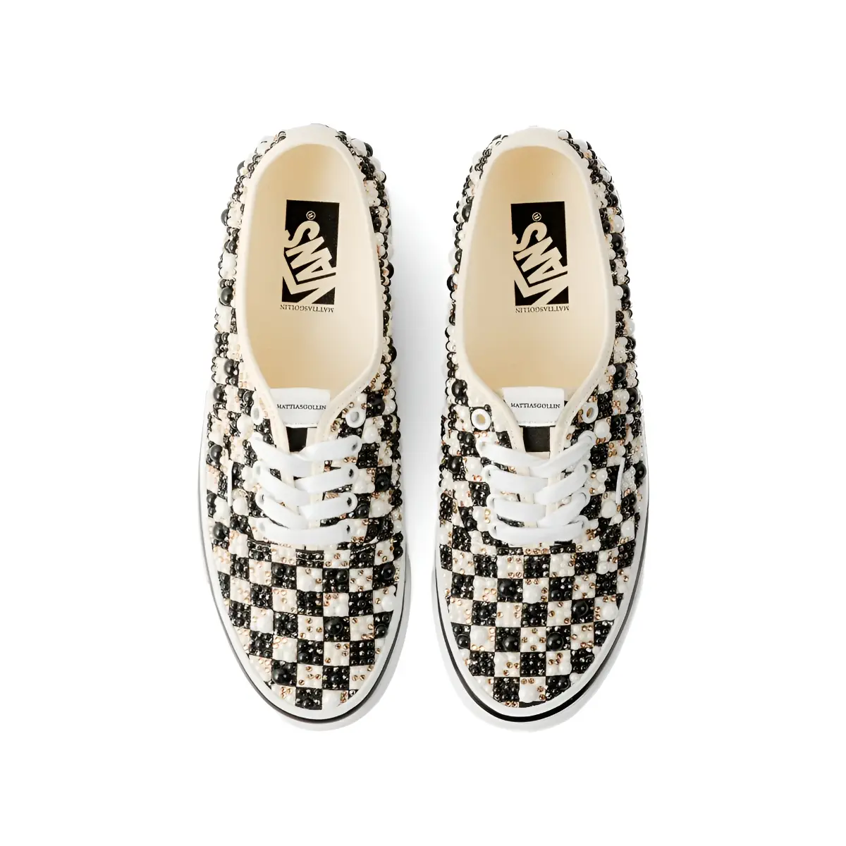 Mattias Gollin x Vans Authentic Authentiche 0 Quand Mattias Gollin transforme la Vans Authentic en œuvre d’art scintillante