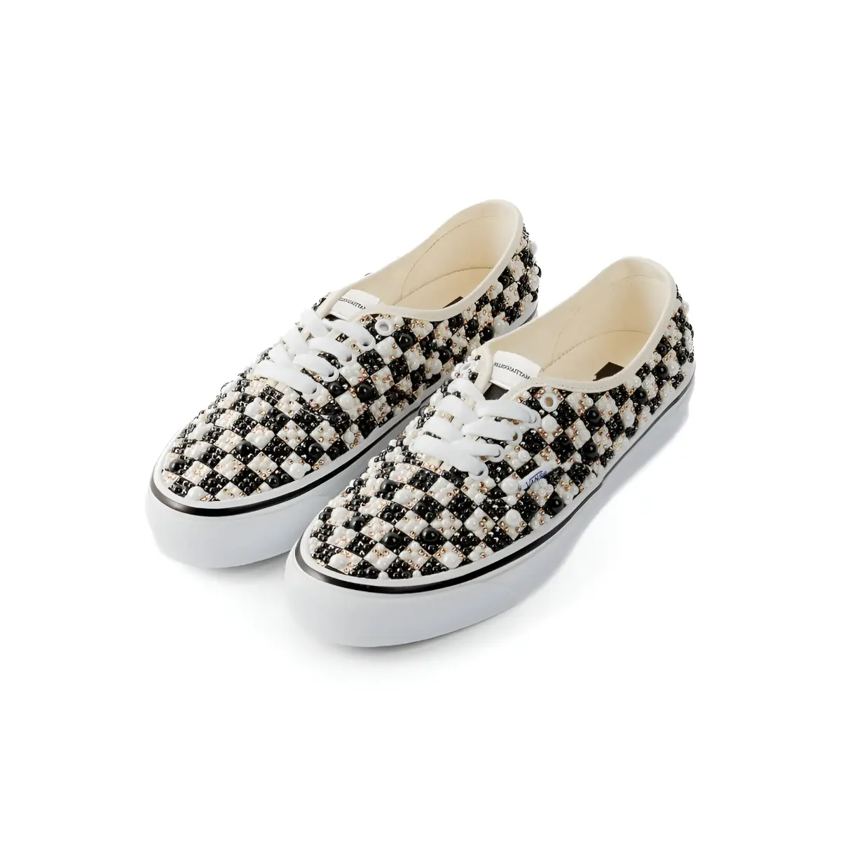 Mattias Gollin x Vans Authentic Authentiche 1 Quand Mattias Gollin transforme la Vans Authentic en œuvre d’art scintillante