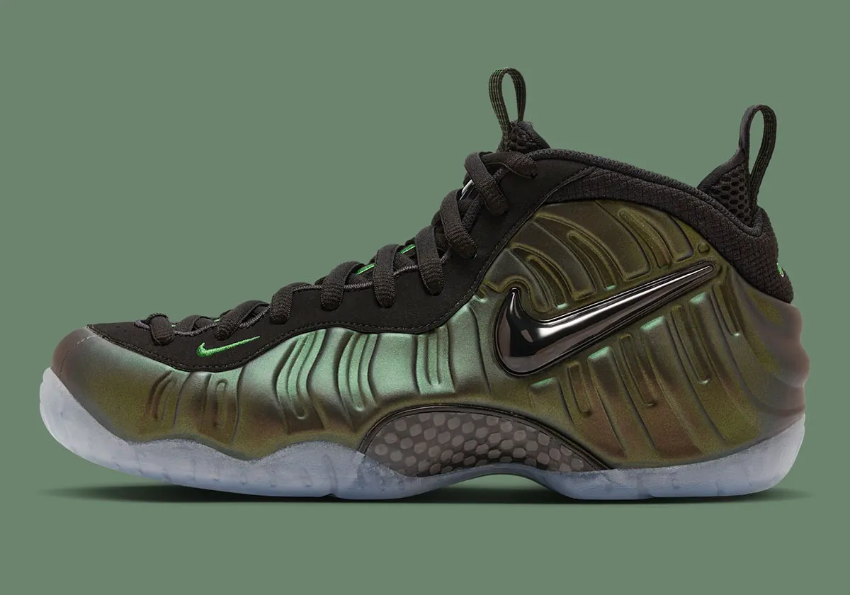 Irisée, iconique, insaisissable : la Nike Air Foamposite Pro « Pine Green » signe son grand retour