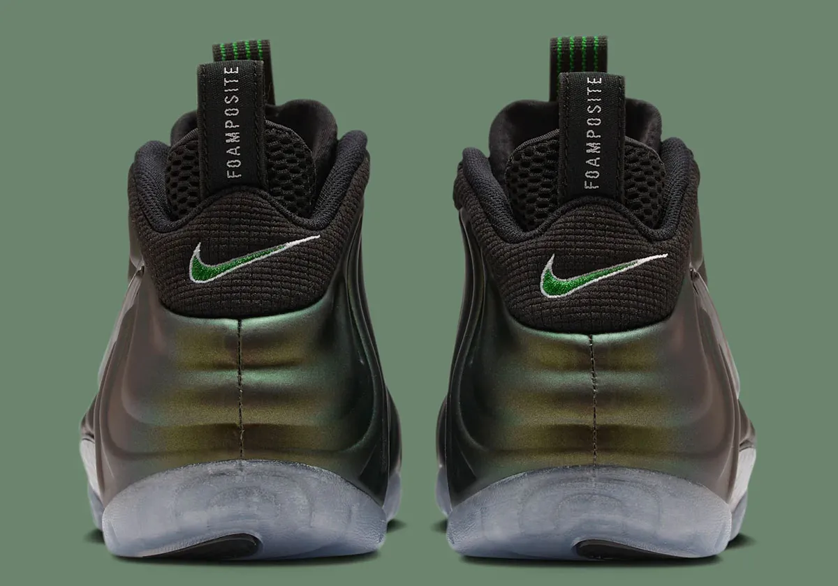 Irisée, iconique, insaisissable : la Nike Air Foamposite Pro « Pine Green » signe son grand retour