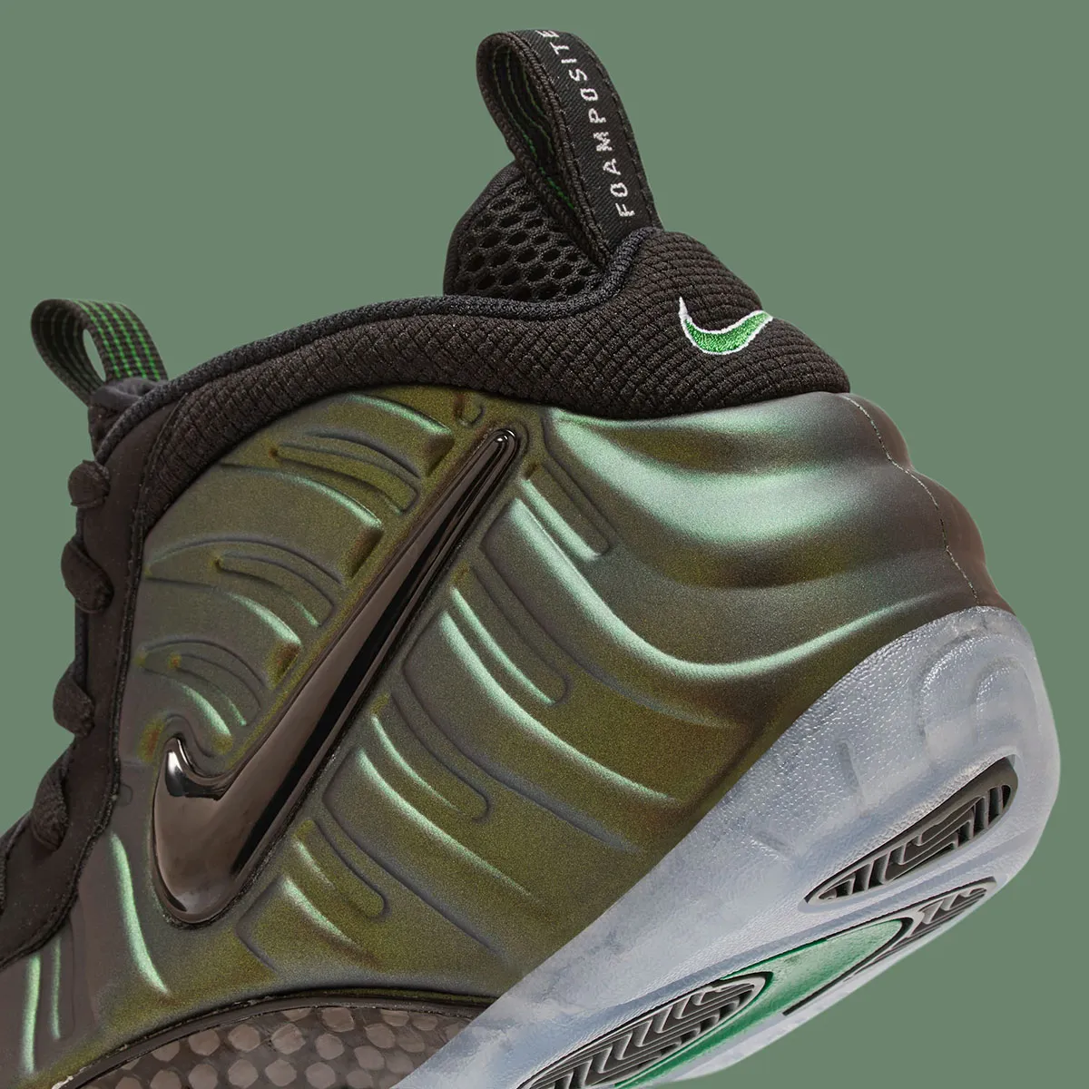 Irisée, iconique, insaisissable : la Nike Air Foamposite Pro « Pine Green » signe son grand retour