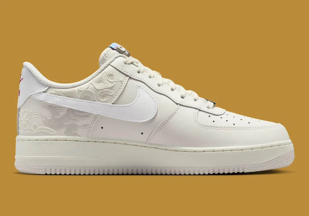 Nike Air Force 1 Low Year of the Horse 2 Nike Air Force 1 Low « Year of the Horse » 2026 : la paire qui boucle 24 ans de zodiac chinois