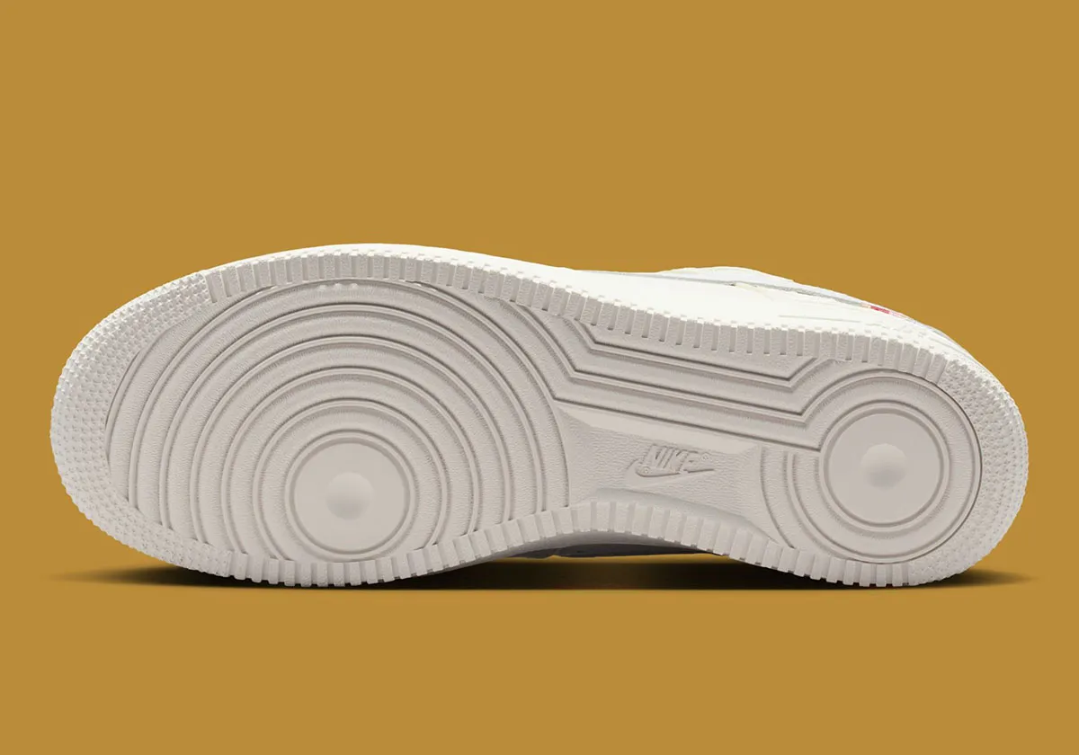 Nike Air Force 1 Low Year of the Horse 5 Nike Air Force 1 Low « Year of the Horse » 2026 : la paire qui boucle 24 ans de zodiac chinois