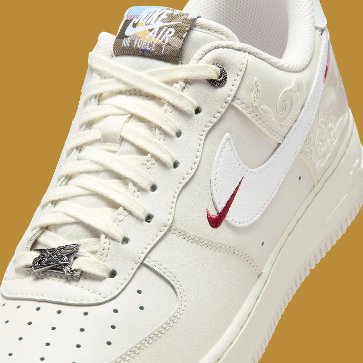 Nike Air Force 1 Low Year of the Horse 7 Nike Air Force 1 Low « Year of the Horse » 2026 : la paire qui boucle 24 ans de zodiac chinois