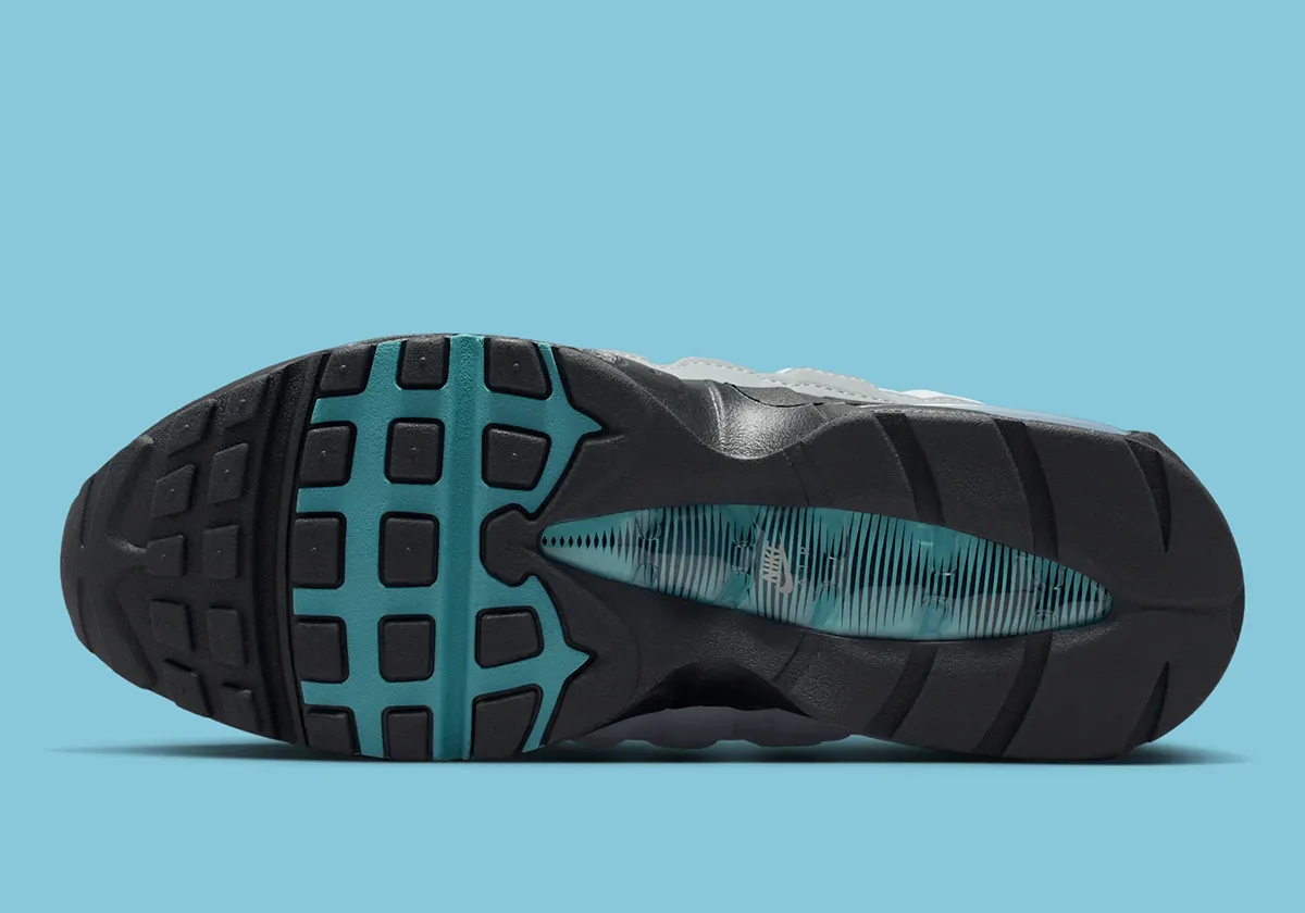 La Nike Air Max 95 Big Bubble « Mineral Teal » signe enfin le retour à l’original