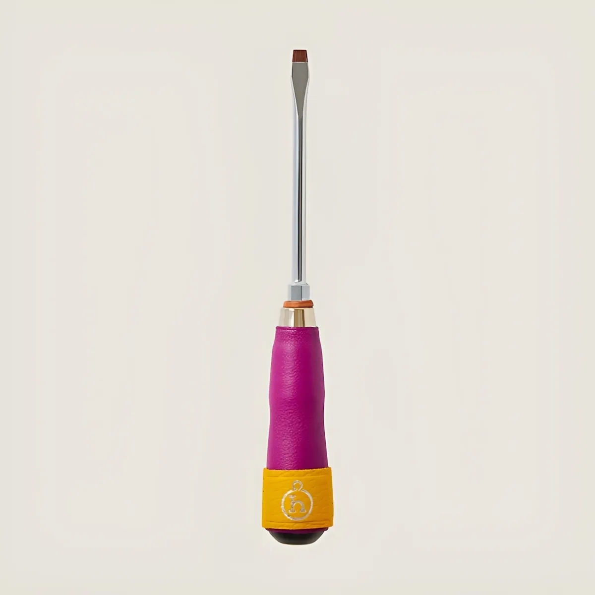 Les pansements d’objet Hermès, nouvelle fantaisie du luxe