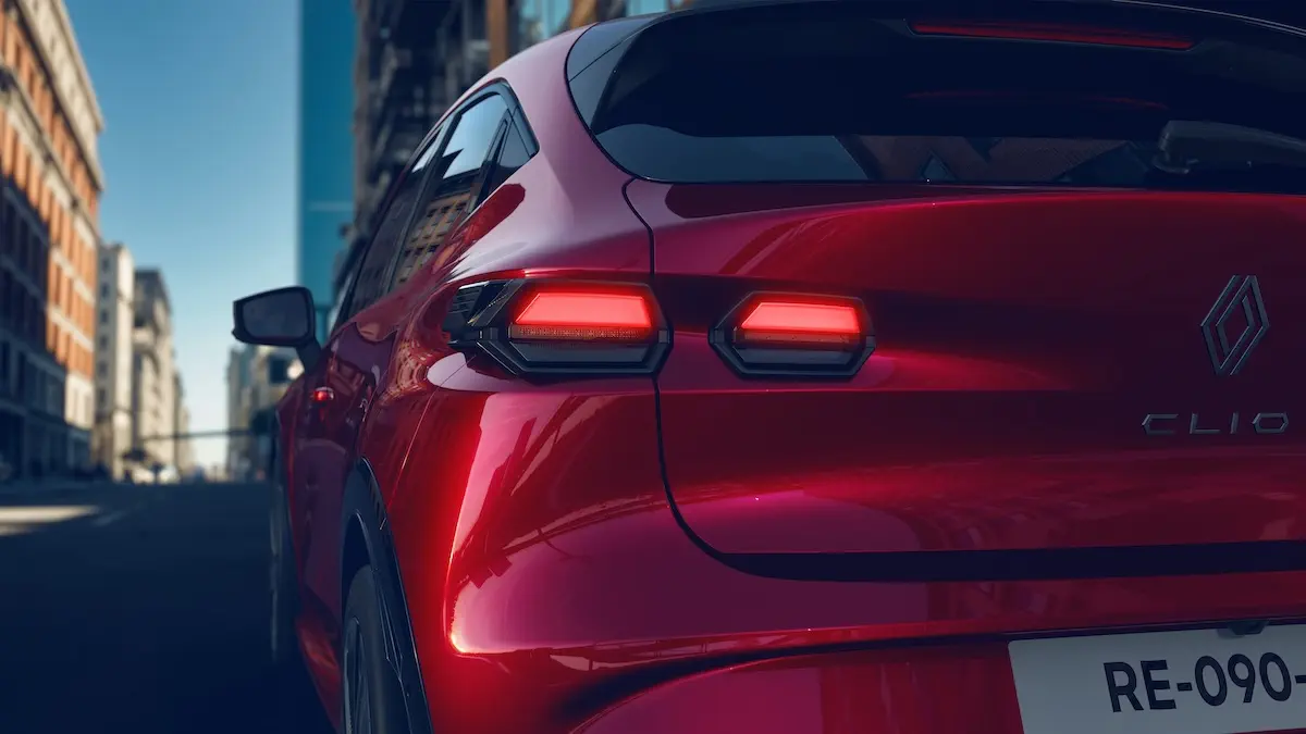 Renault Clio 6 4 Renault Clio 6 : la citadine française qui change de catégorie