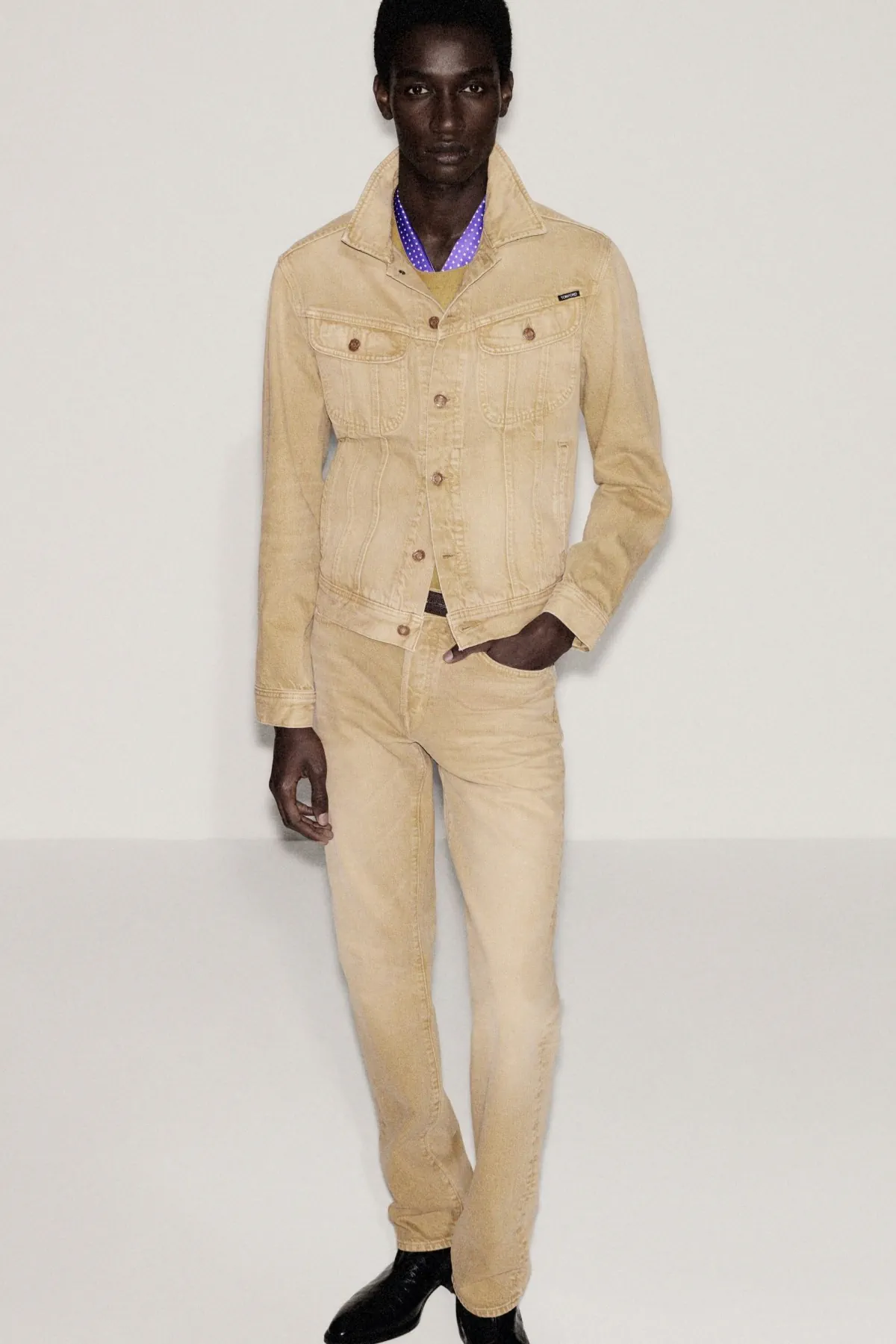 Haider Ackermann réinvente le désir masculin chez Tom Ford avec la collection Croisière 2026