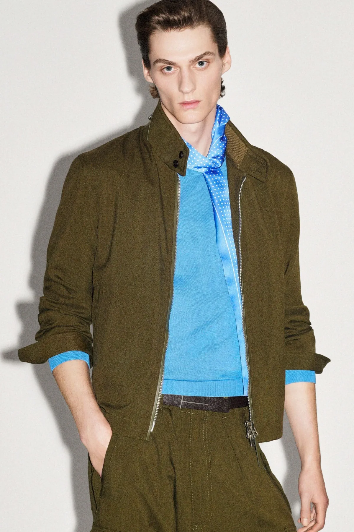 Haider Ackermann réinvente le désir masculin chez Tom Ford avec la collection Croisière 2026