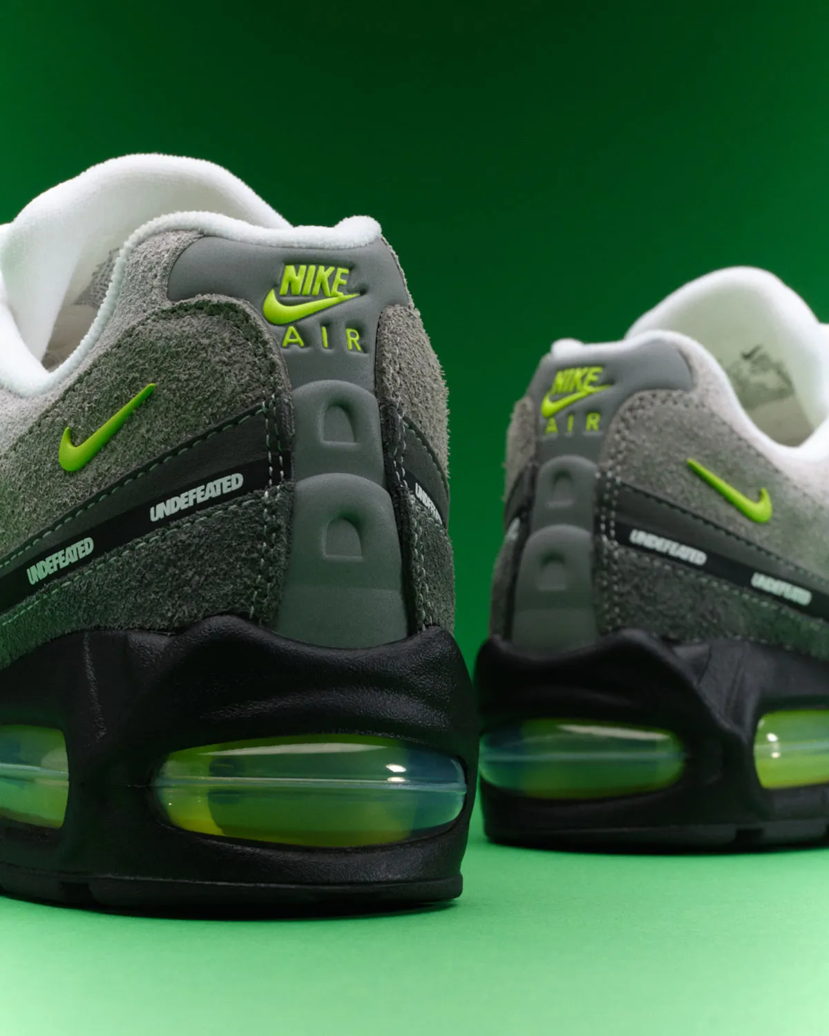 UNDEFEATED x Nike Air Max 95 NYC 2 La Nike Air Max 95 « NYC » par UNDEFEATED : 600 paires pour la ville qui ne dort jamais