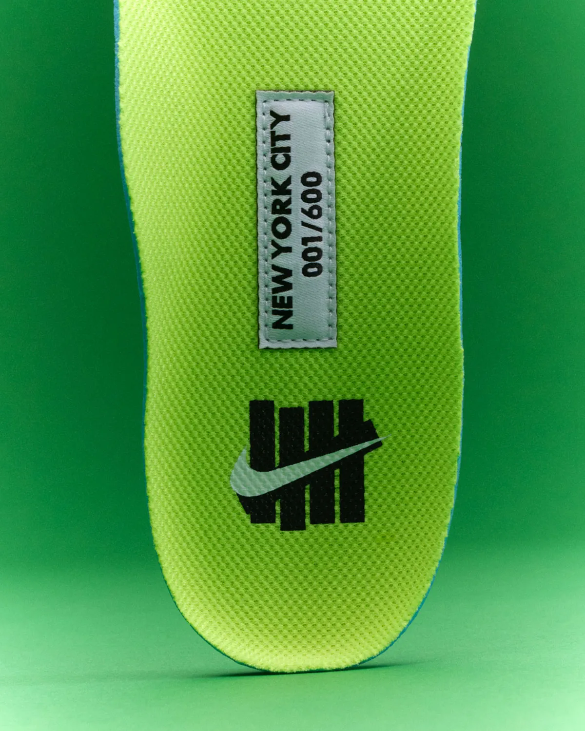 UNDEFEATED x Nike Air Max 95 NYC 3 La Nike Air Max 95 « NYC » par UNDEFEATED : 600 paires pour la ville qui ne dort jamais