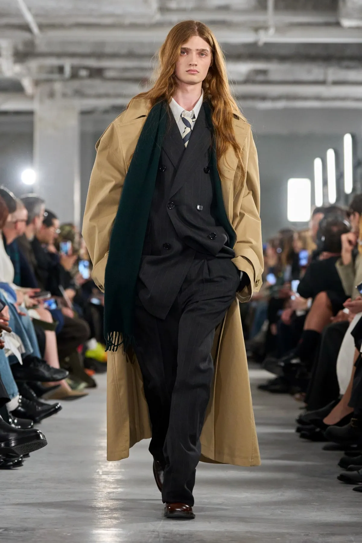 AMI Paris célèbre 15 ans de liberté parisienne avec sa collection homme automne 2026