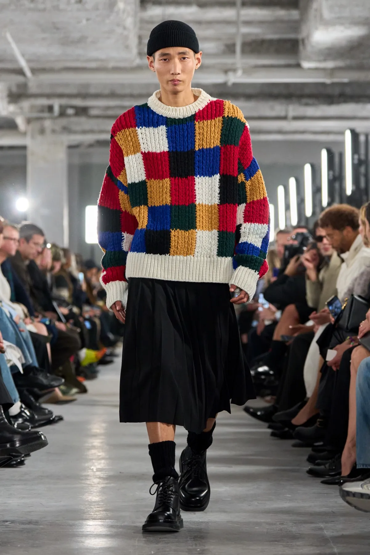 AMI Paris célèbre 15 ans de liberté parisienne avec sa collection homme automne 2026