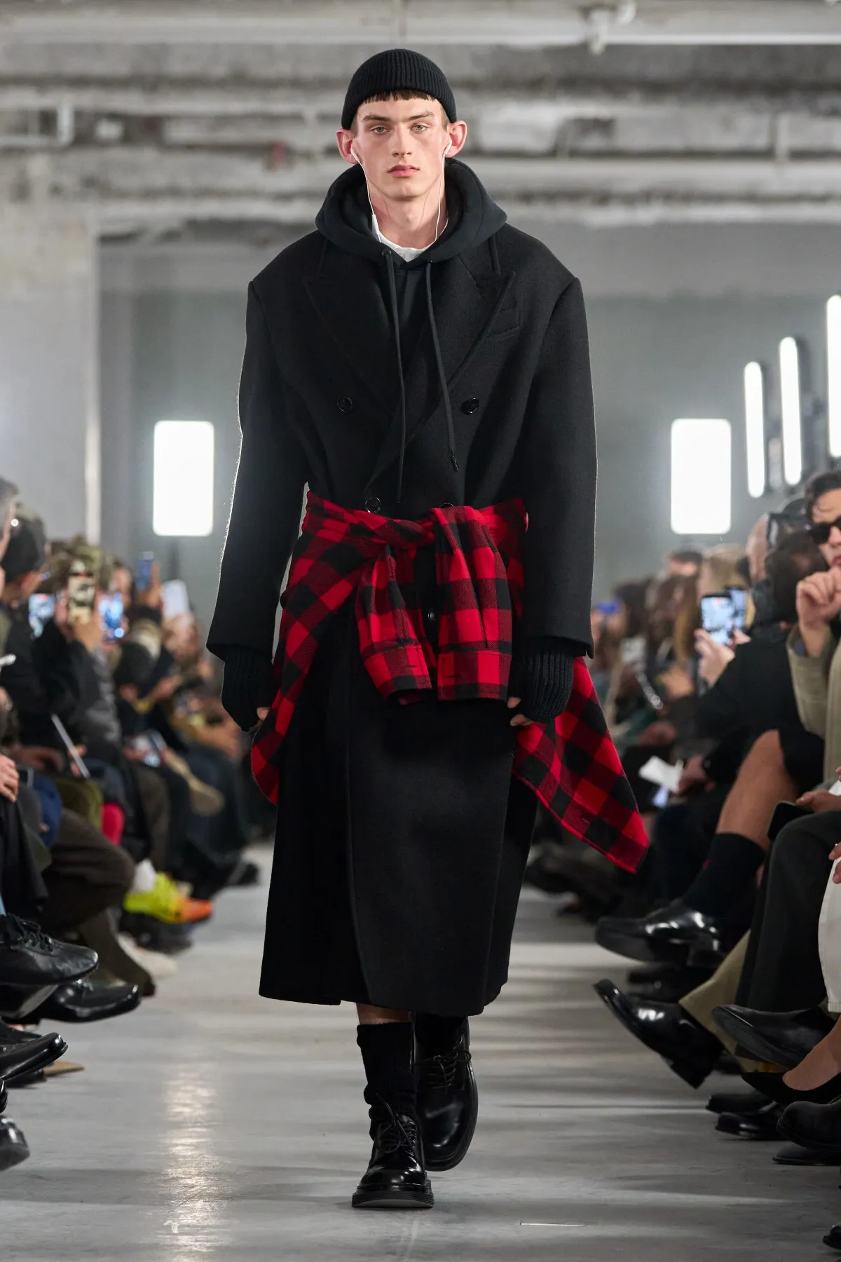 AMI Paris célèbre 15 ans de liberté parisienne avec sa collection homme automne 2026