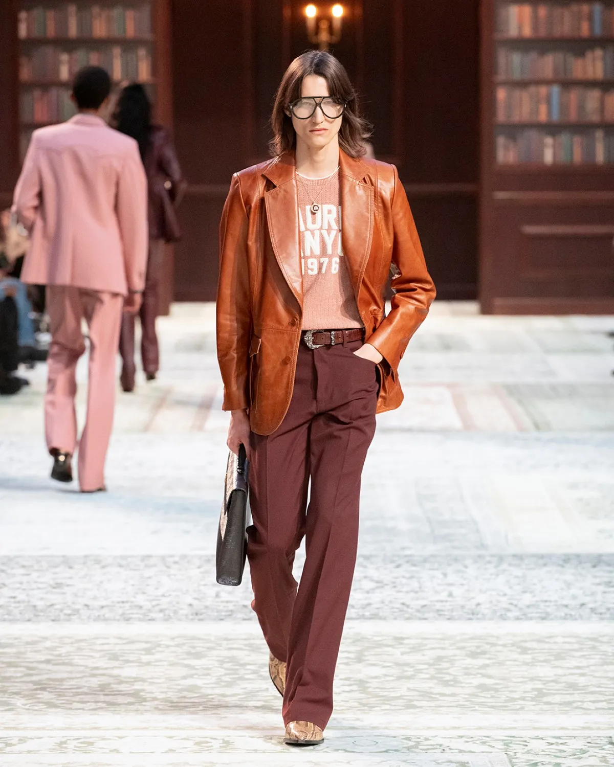 AMIRI automne 2026 : Mike Amiri réinvente l’esprit Laurel Canyon à Paris