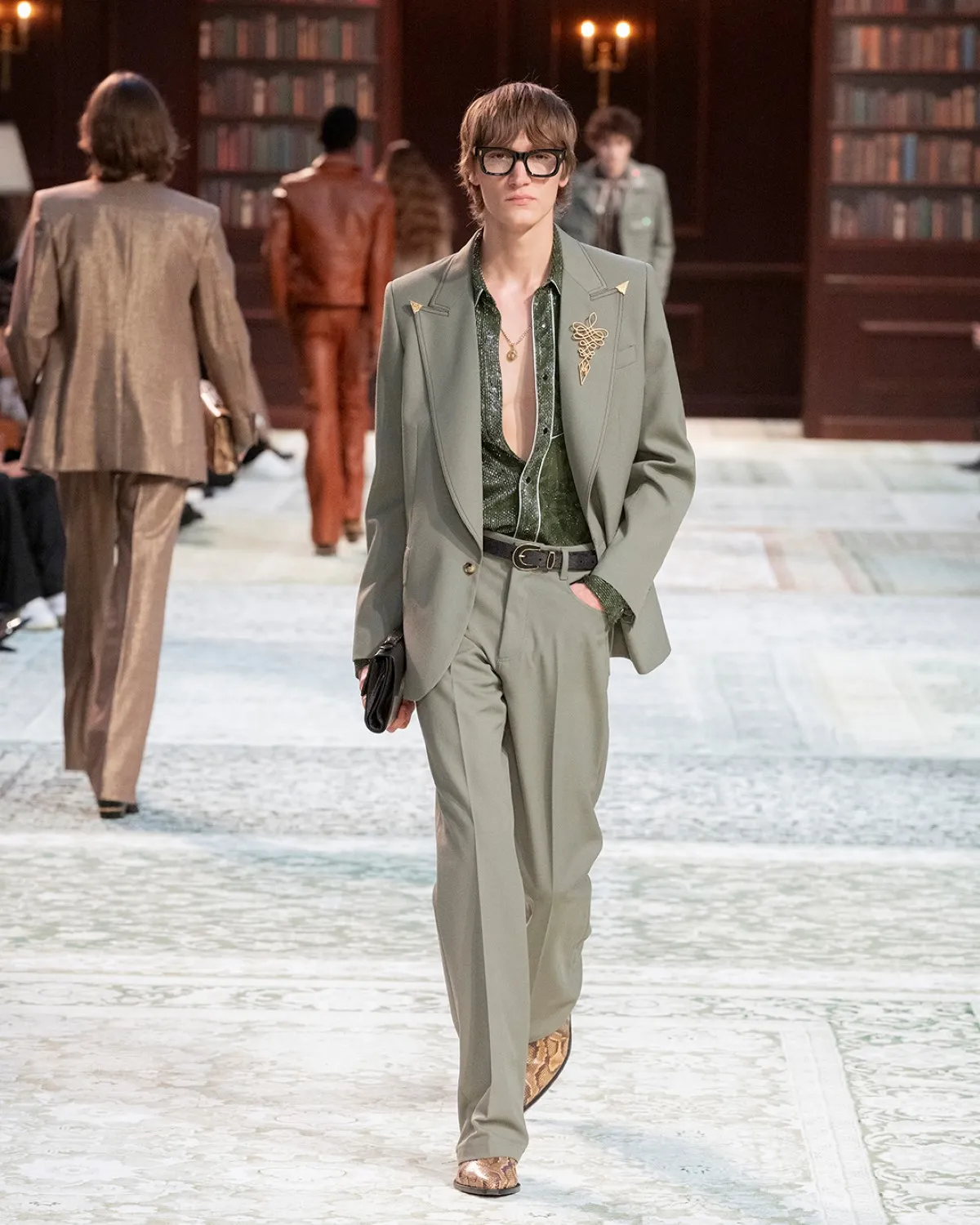 AMIRI automne 2026 : Mike Amiri réinvente l’esprit Laurel Canyon à Paris