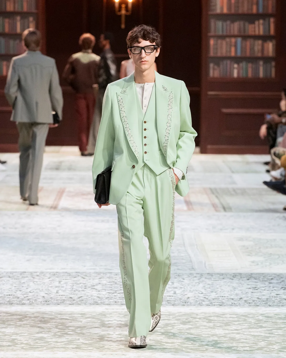 AMIRI automne 2026 : Mike Amiri réinvente l’esprit Laurel Canyon à Paris