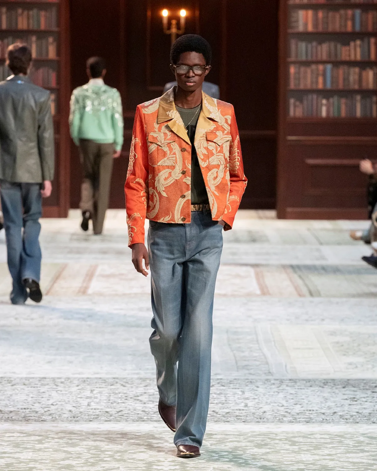 AMIRI automne 2026 : Mike Amiri réinvente l’esprit Laurel Canyon à Paris