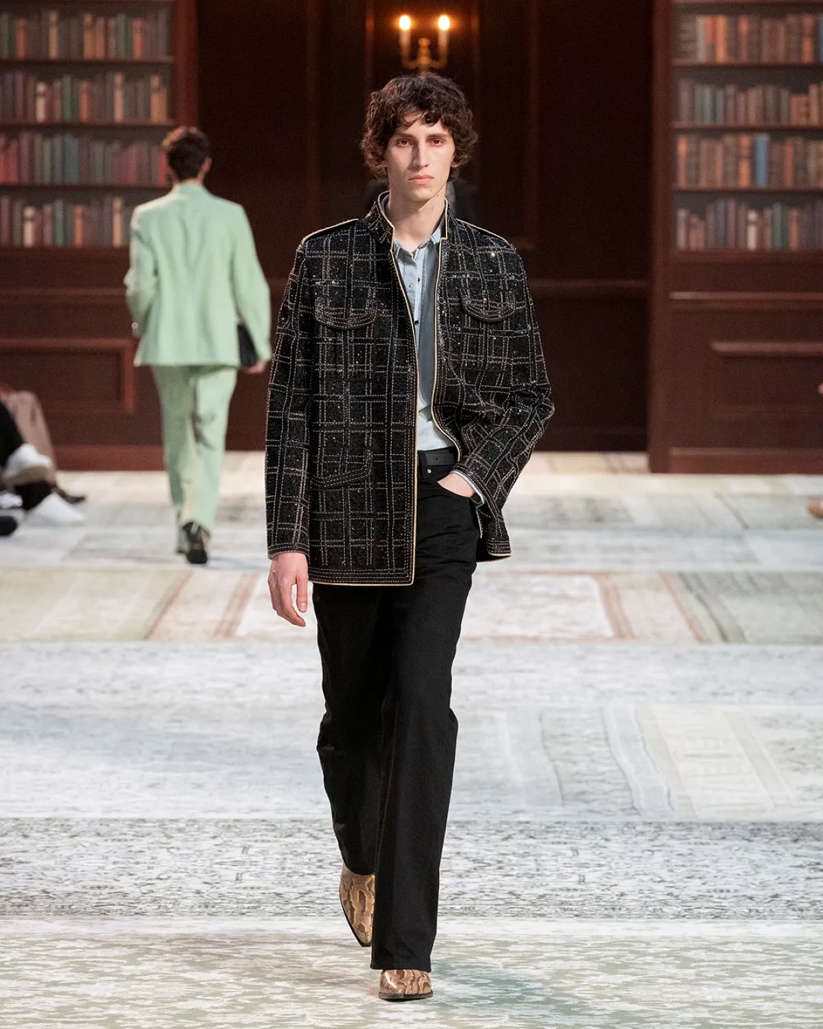 AMIRI automne 2026 : Mike Amiri réinvente l’esprit Laurel Canyon à Paris