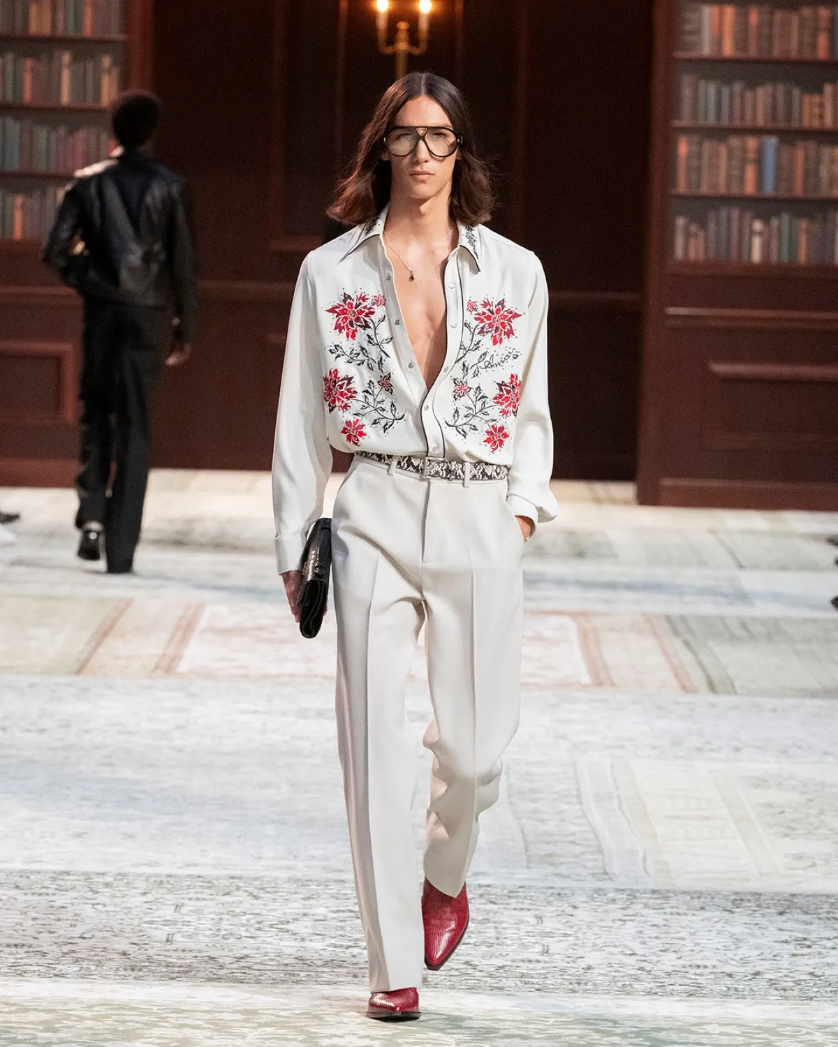 AMIRI automne 2026 : Mike Amiri réinvente l’esprit Laurel Canyon à Paris