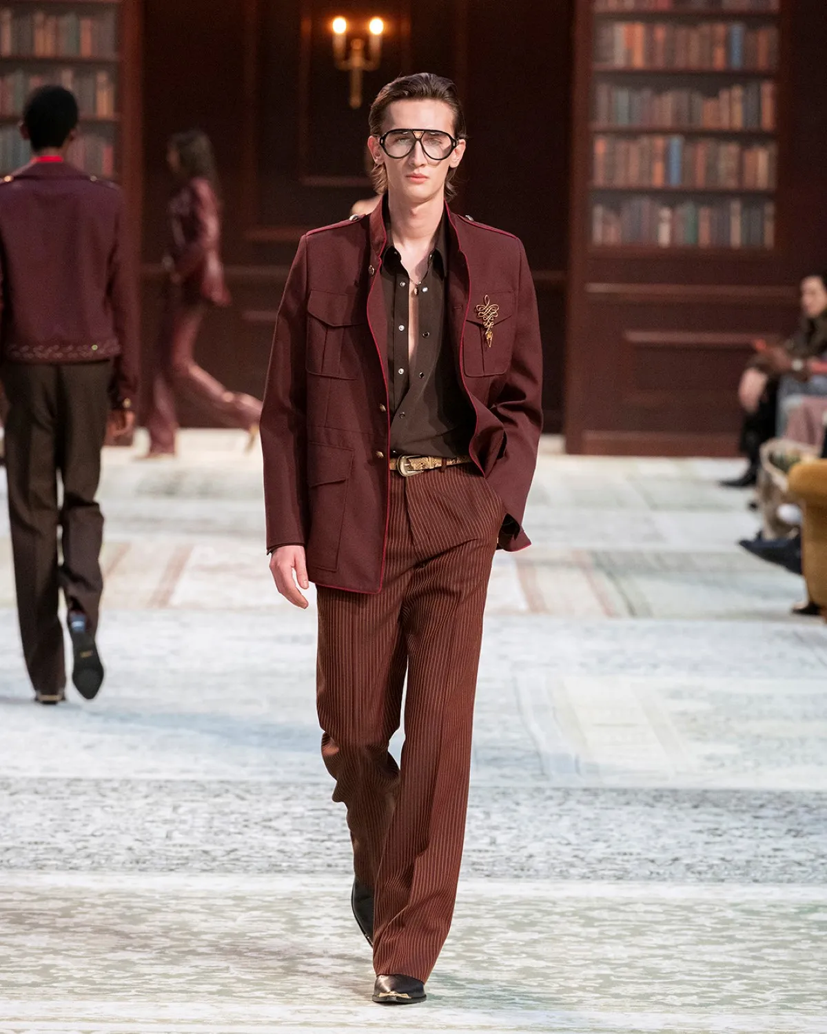 AMIRI automne 2026 : Mike Amiri réinvente l’esprit Laurel Canyon à Paris