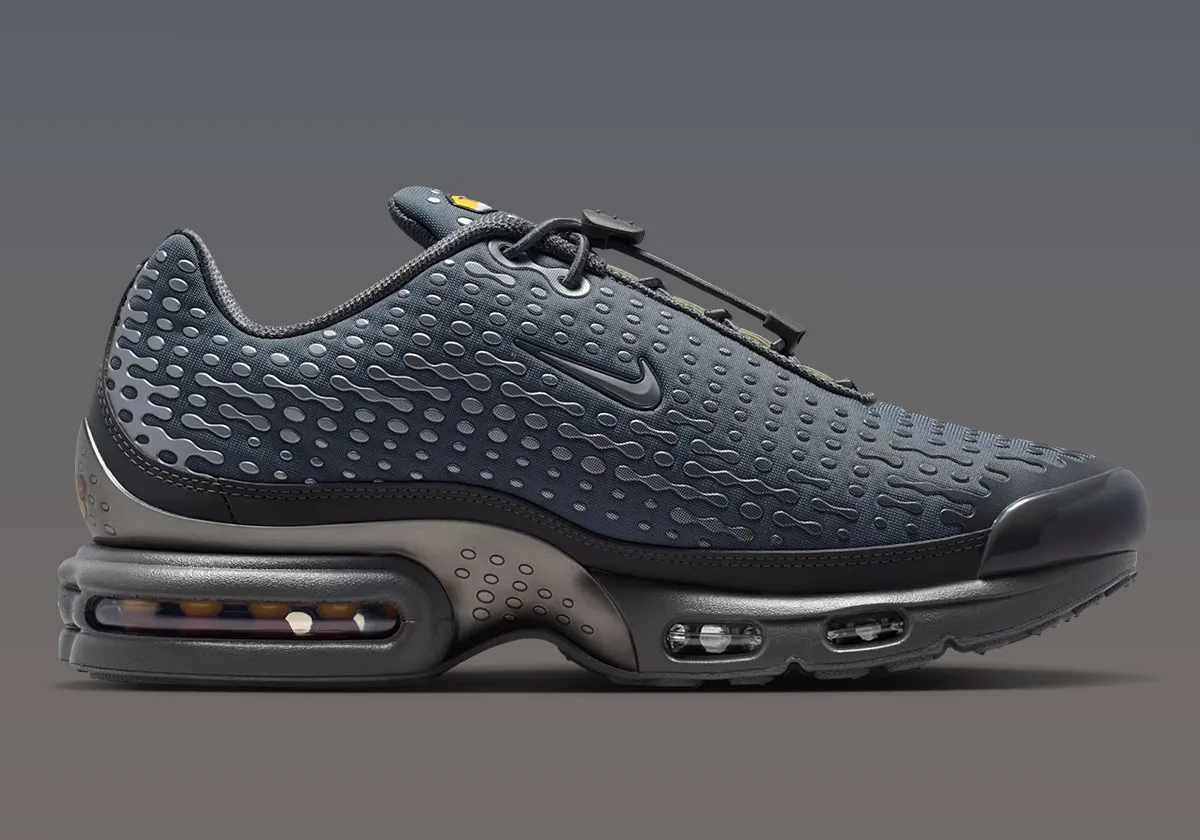 Nike Air Max Plus VII « Iron Grey/Smoke Grey » : le retour inattendu d’un modèle oublié depuis 20 ans