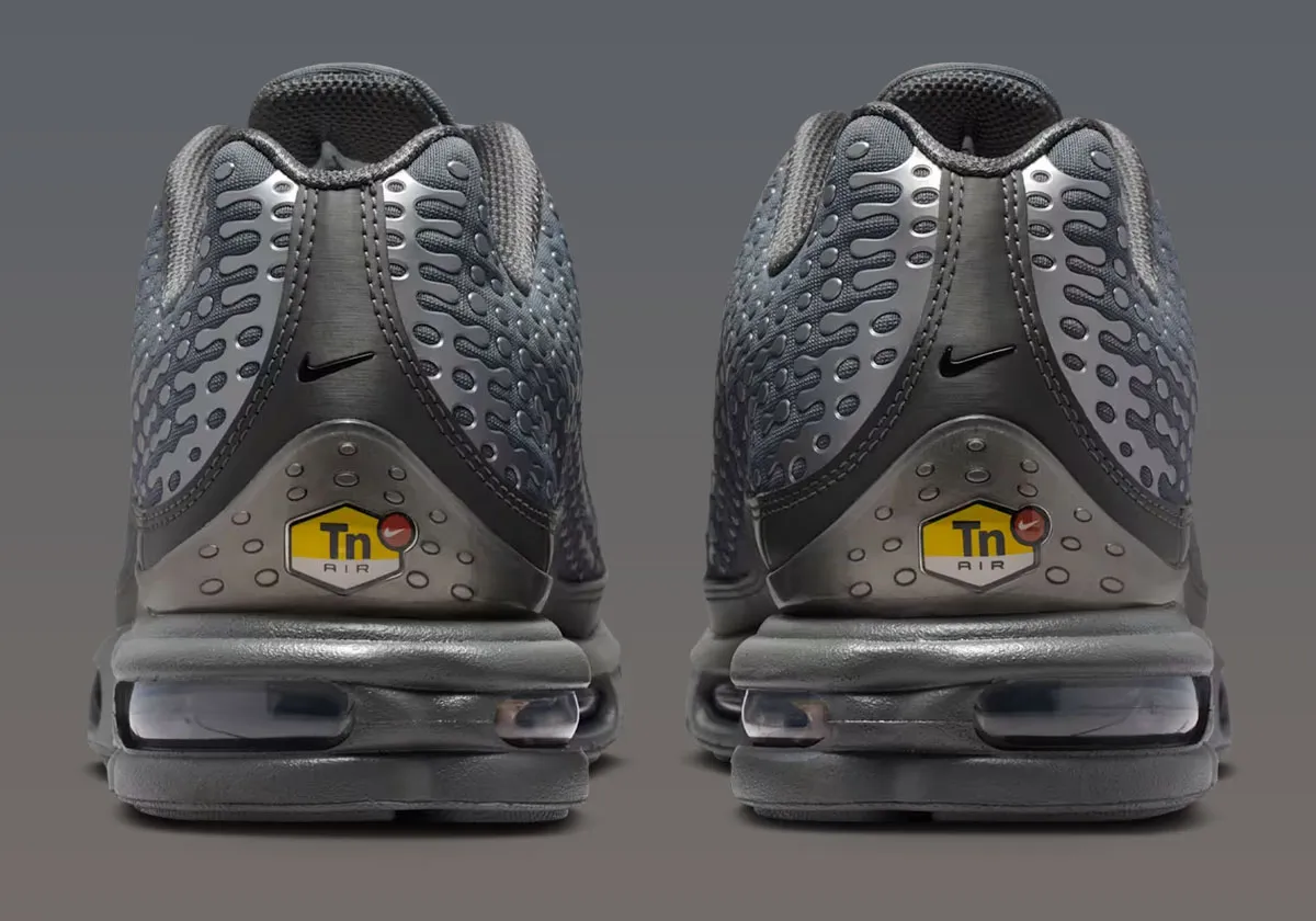 Nike Air Max Plus VII « Iron Grey/Smoke Grey » : le retour inattendu d’un modèle oublié depuis 20 ans