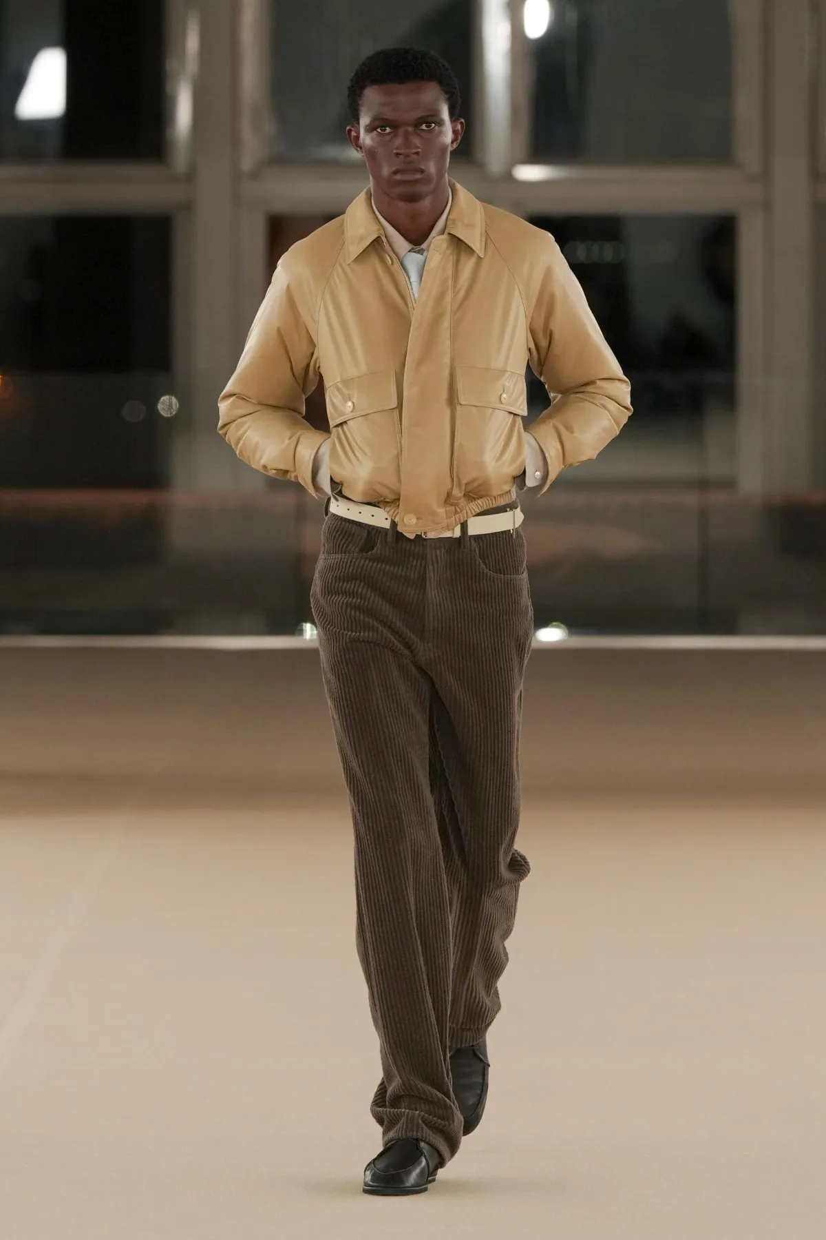 Quand AURALEE allège l’hiver 2026 : la poésie masculine selon Ryota Iwai