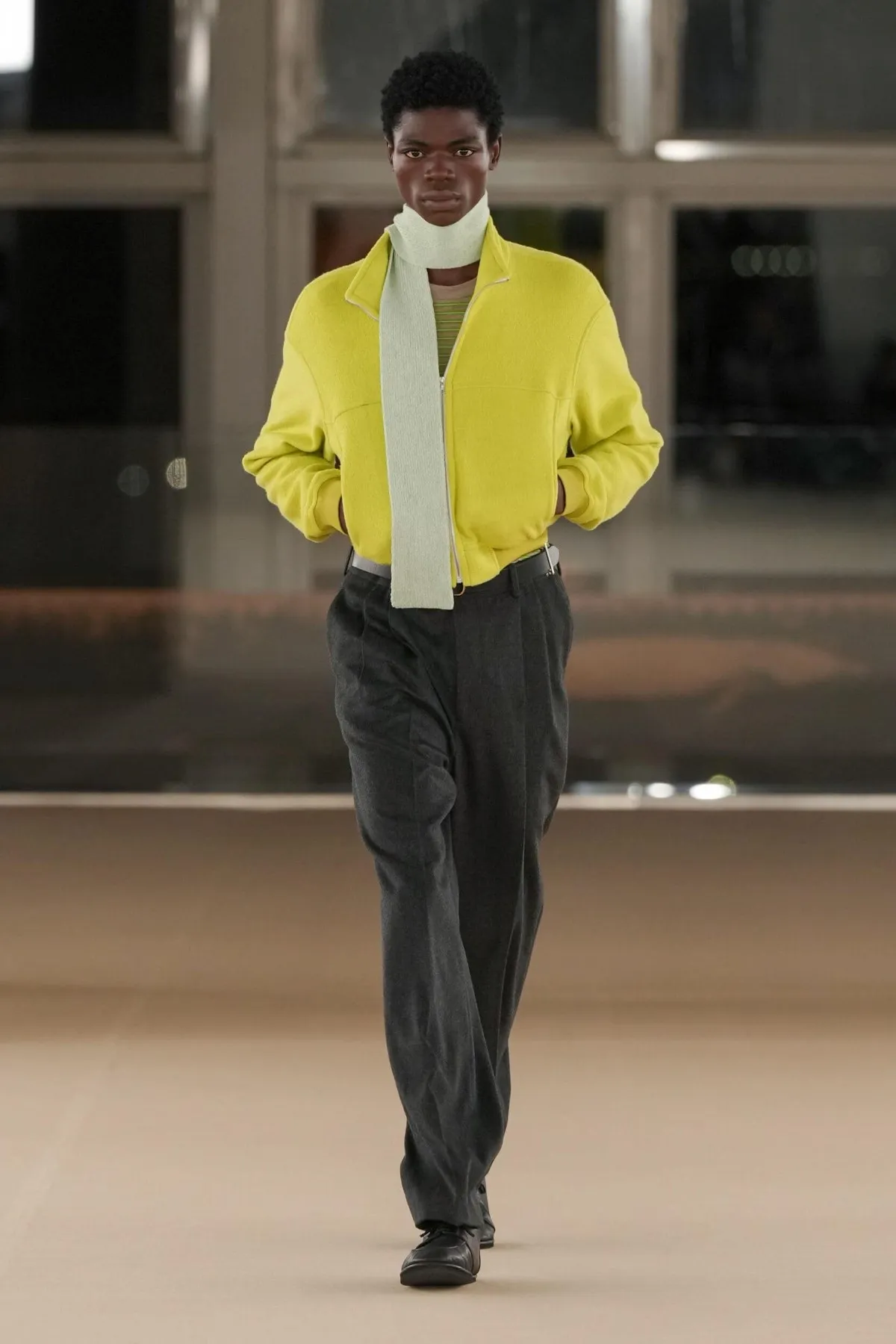 Quand AURALEE allège l’hiver 2026 : la poésie masculine selon Ryota Iwai