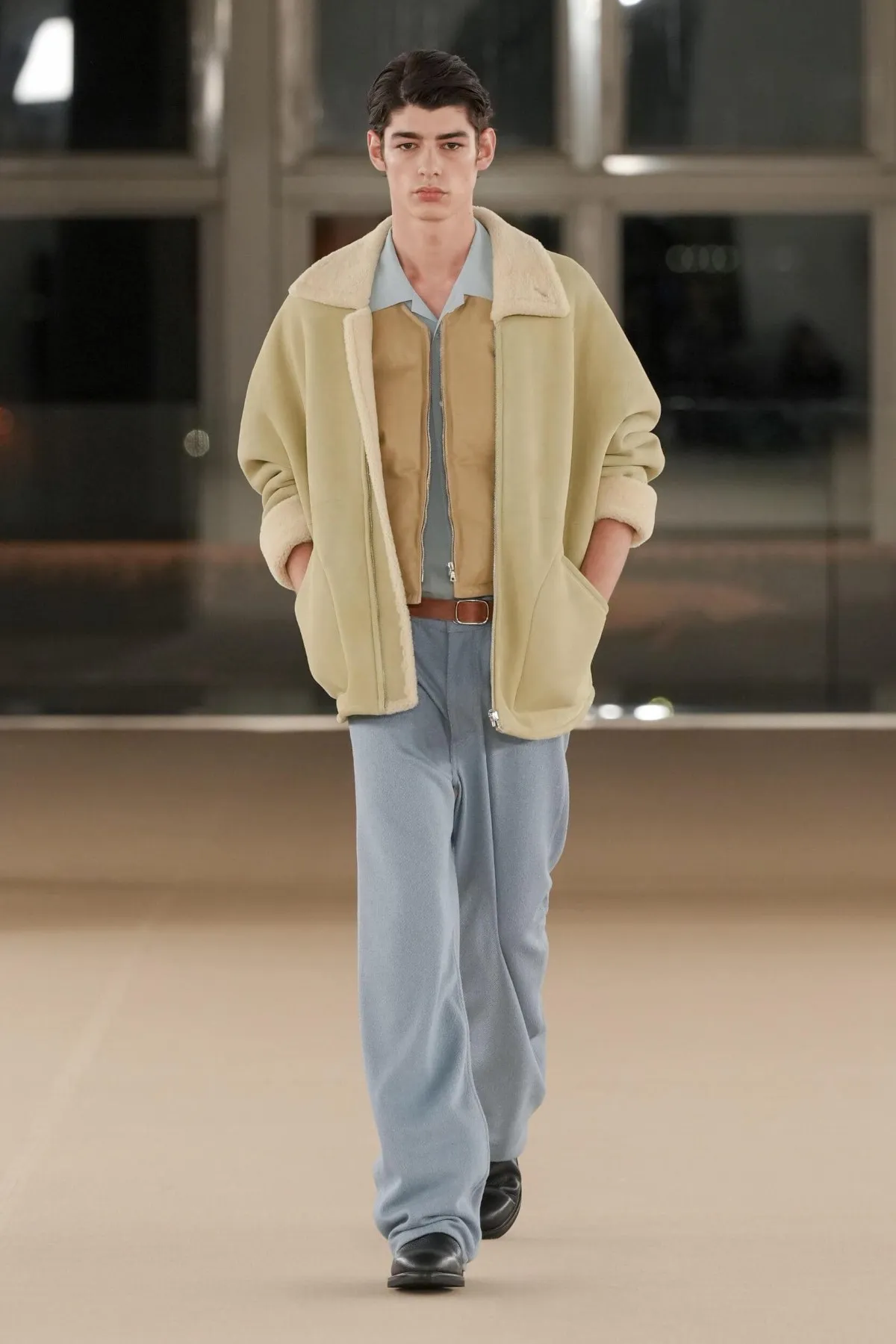 Quand AURALEE allège l’hiver 2026 : la poésie masculine selon Ryota Iwai