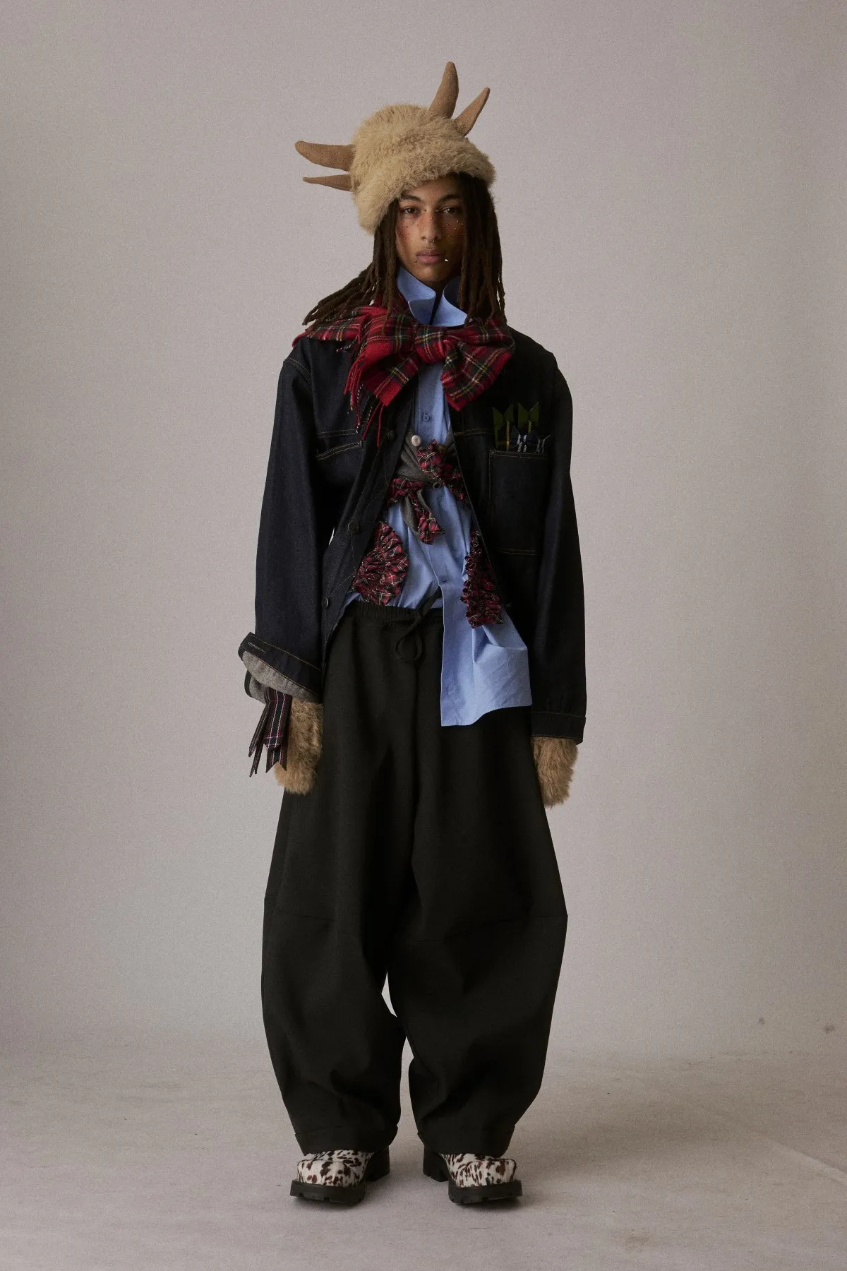 À Paris, Charles Jeffrey Loverboy réinvente le punk queer avec sa collection automne 2026