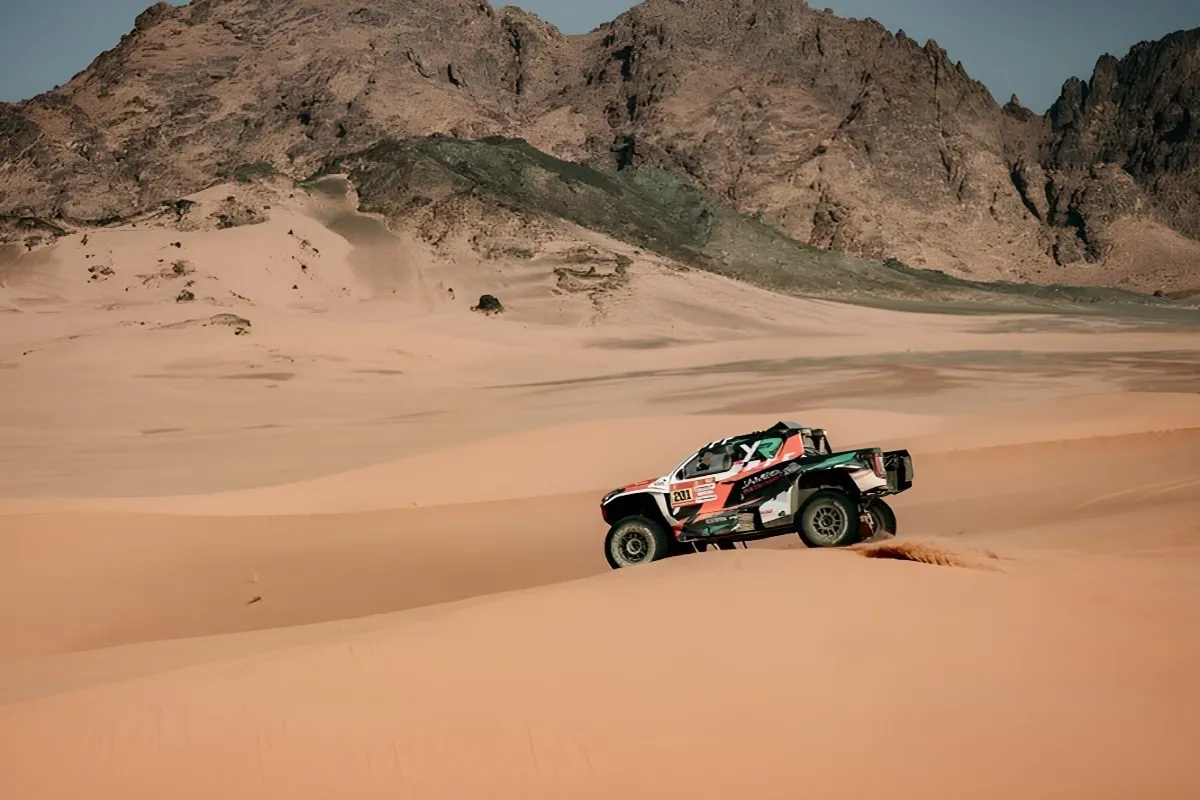 Dakar 2026 Course Etape 2 01 Dakar 2026 – Étape 2 à AlUla : Daniel Sanders reprend la main, Toyota signe un quintuplé historique au Dakar