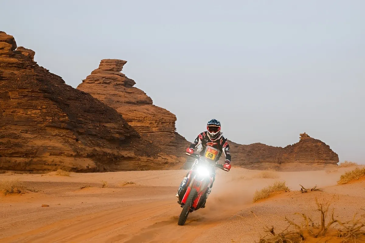 Dakar 2026 : Mitch Guthrie prend la tête à AlUla, Ford écrase l’étape 3
