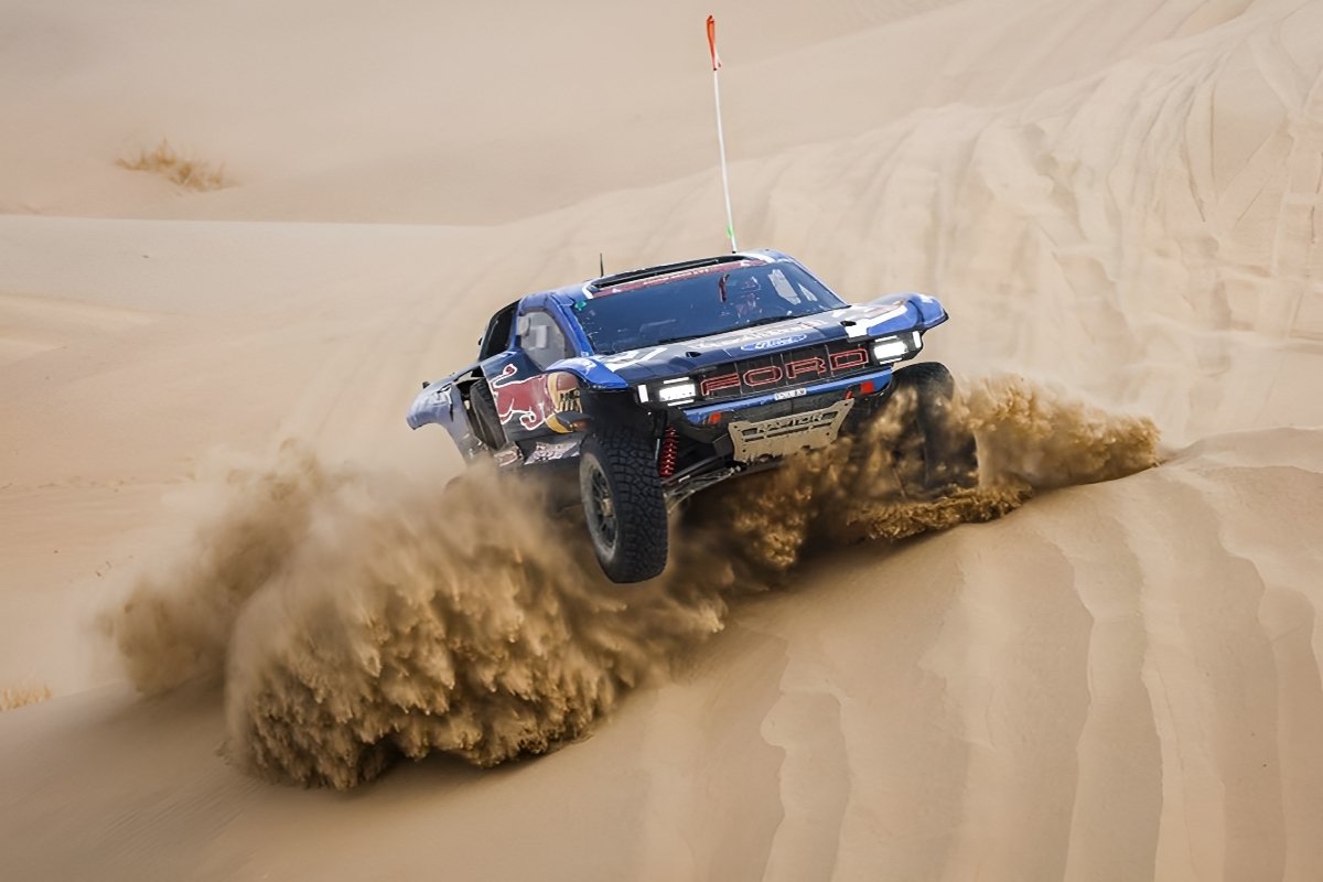 Dakar 2026 – Étape 10 : la chute de Daniel Sanders relance totalement la course