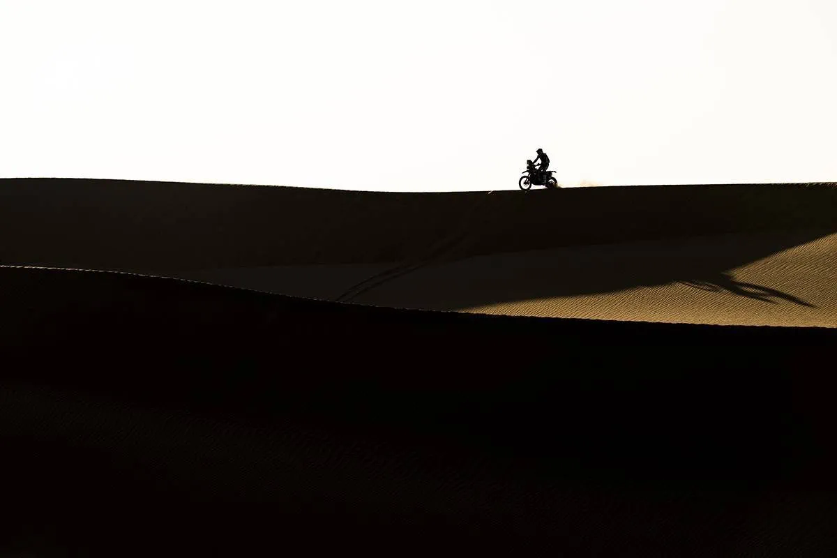 Dakar 2026 - Étape 9 : Schareina frappe fort, Sanders reprend le pouvoir, Goczal crée la surprise