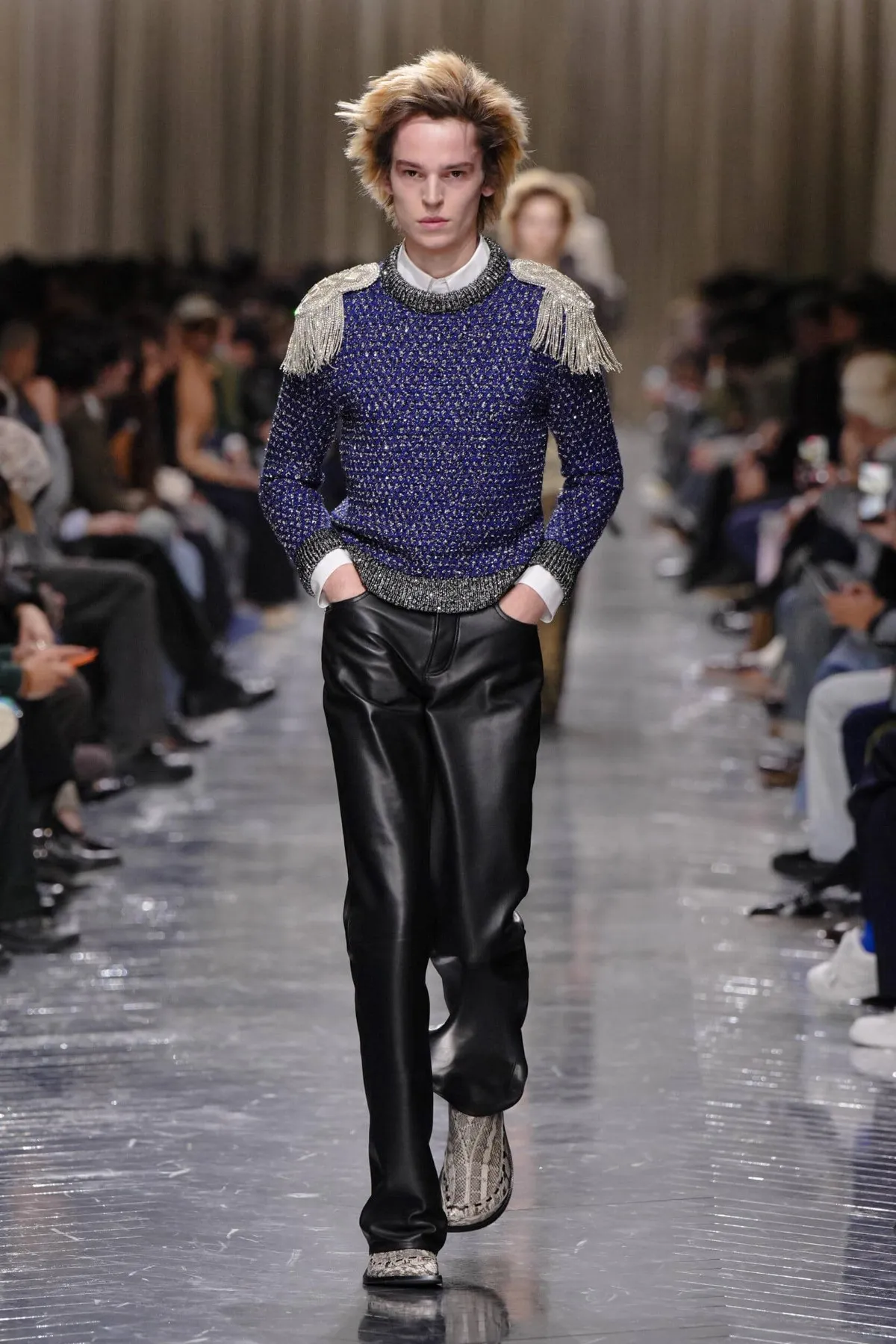 Dior Men automne 2026 : Jonathan Anderson réinvente le tailleur à l’ombre de Paul Poiret