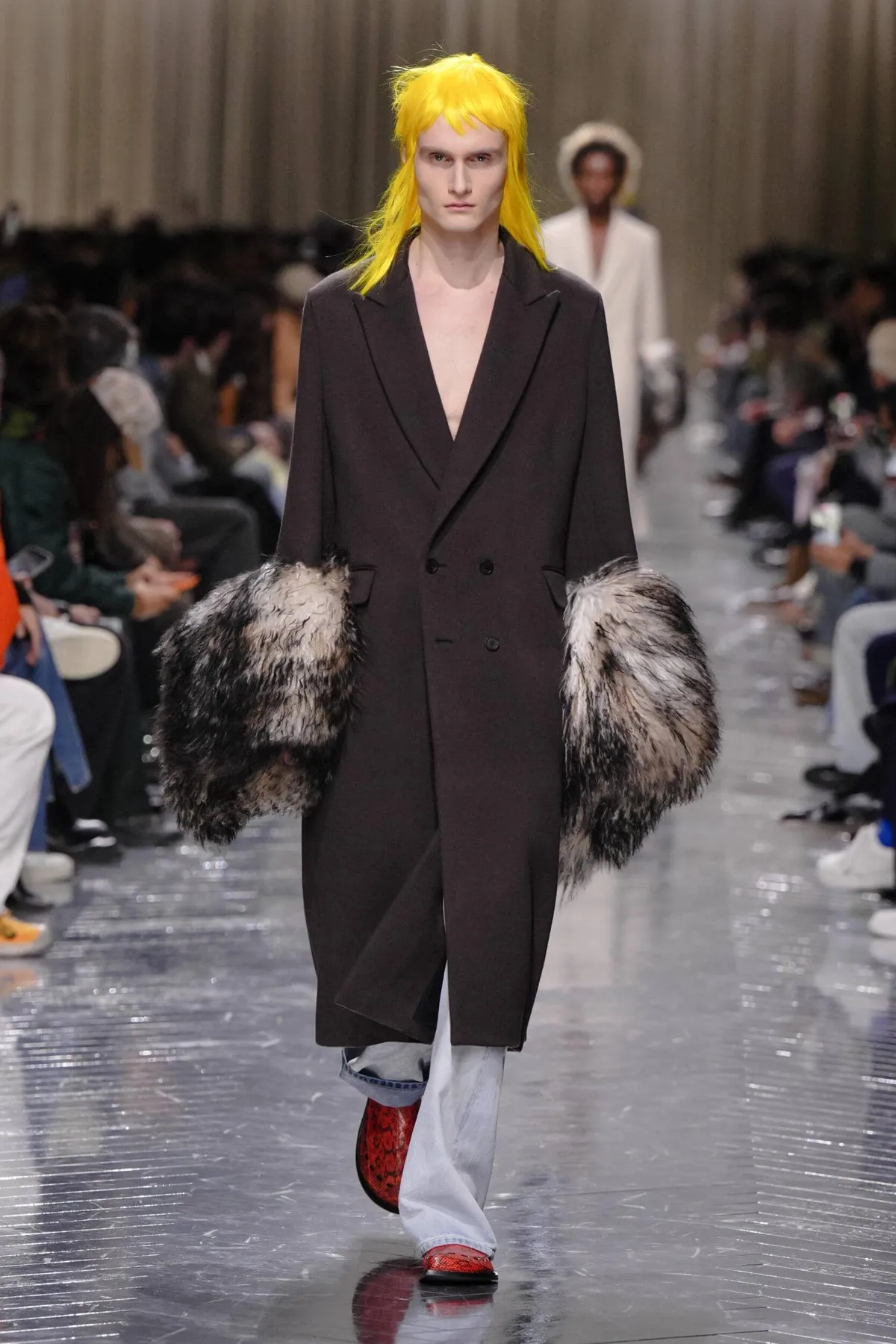 Dior Men automne 2026 : Jonathan Anderson réinvente le tailleur à l’ombre de Paul Poiret