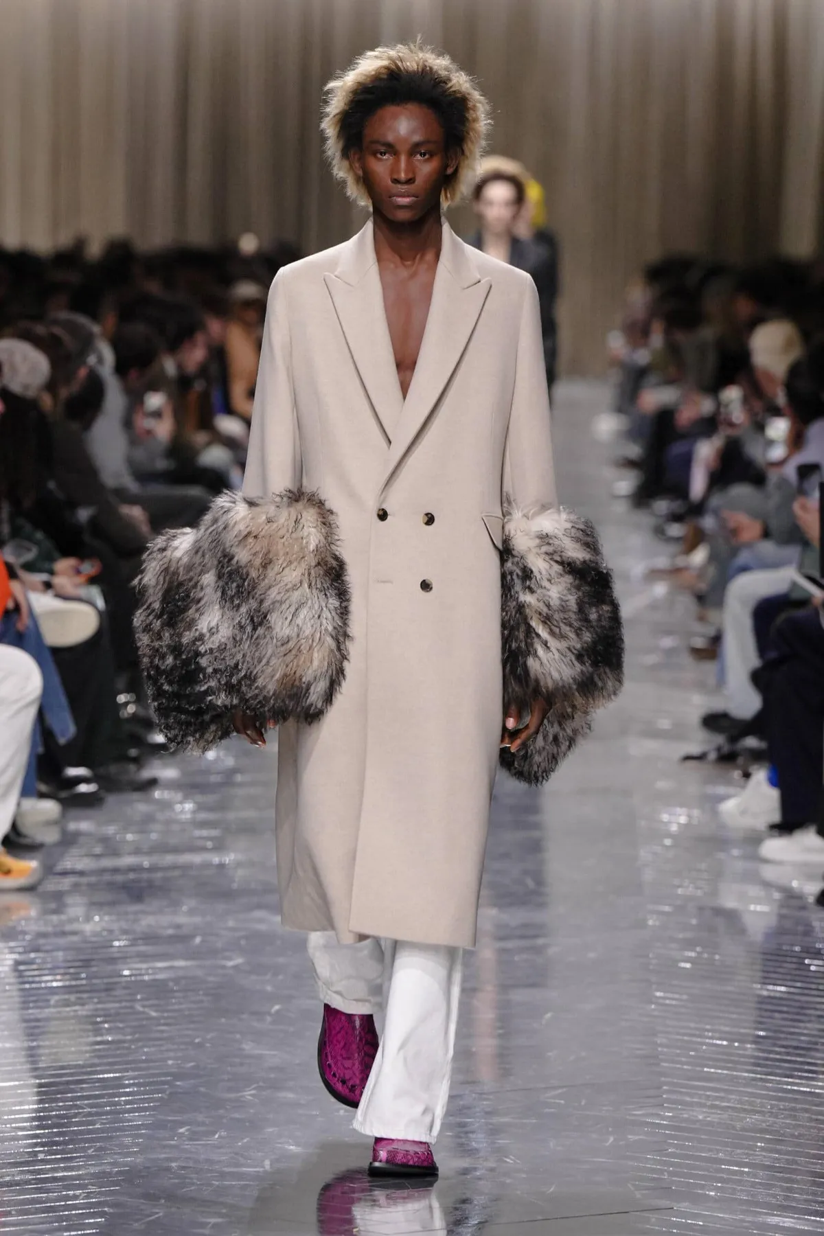 Dior Men automne 2026 : Jonathan Anderson réinvente le tailleur à l’ombre de Paul Poiret