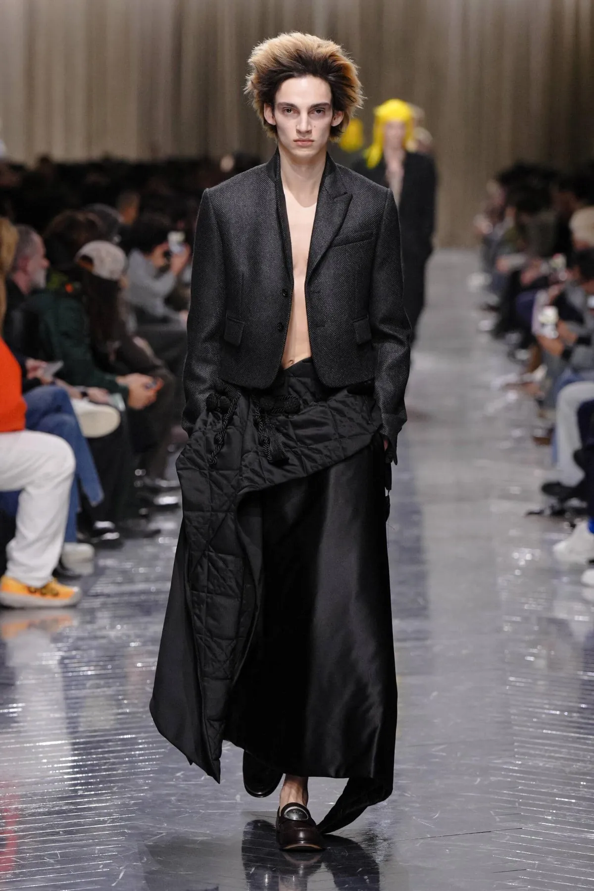 Dior Men automne 2026 : Jonathan Anderson réinvente le tailleur à l’ombre de Paul Poiret
