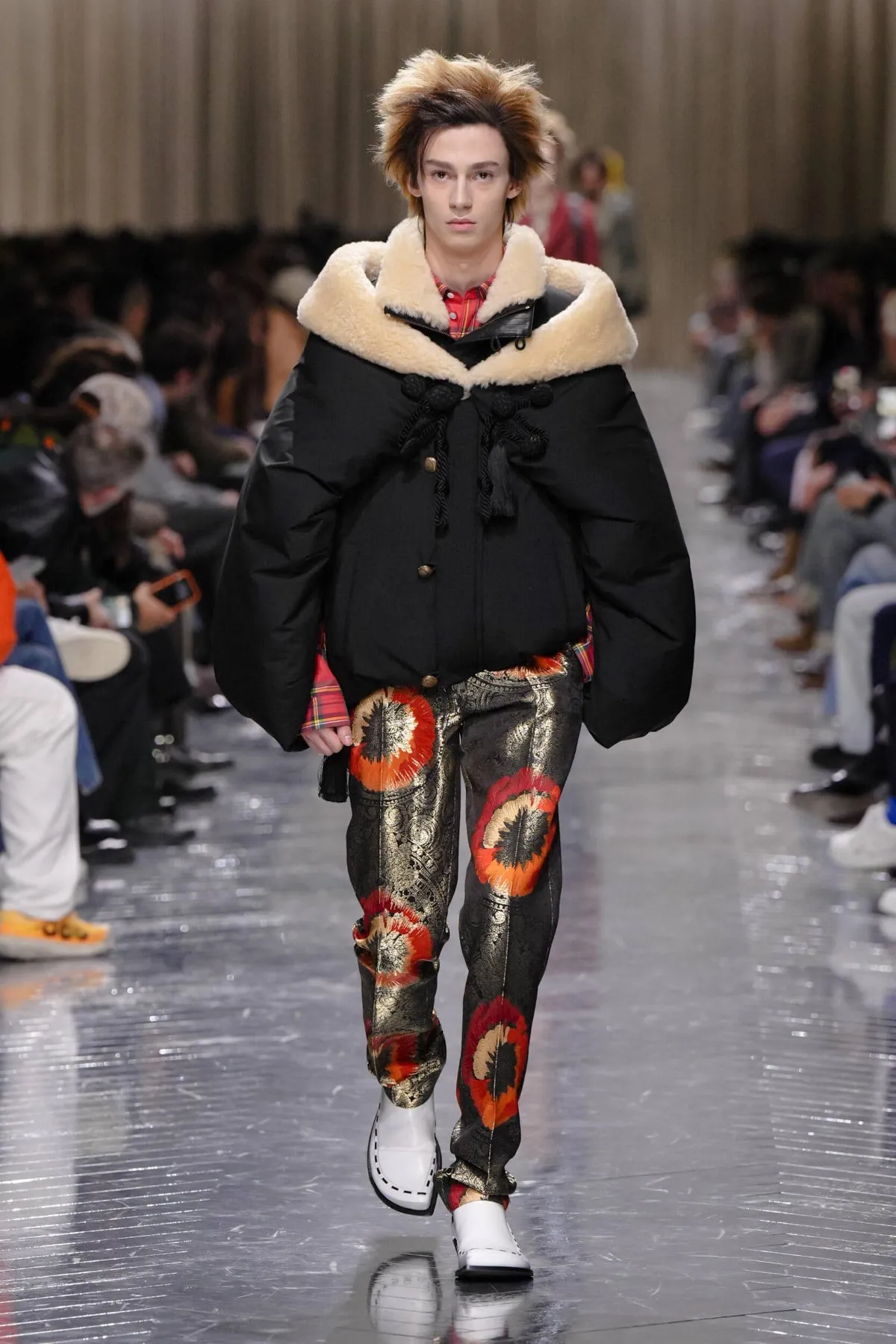 Dior Men automne 2026 : Jonathan Anderson réinvente le tailleur à l’ombre de Paul Poiret