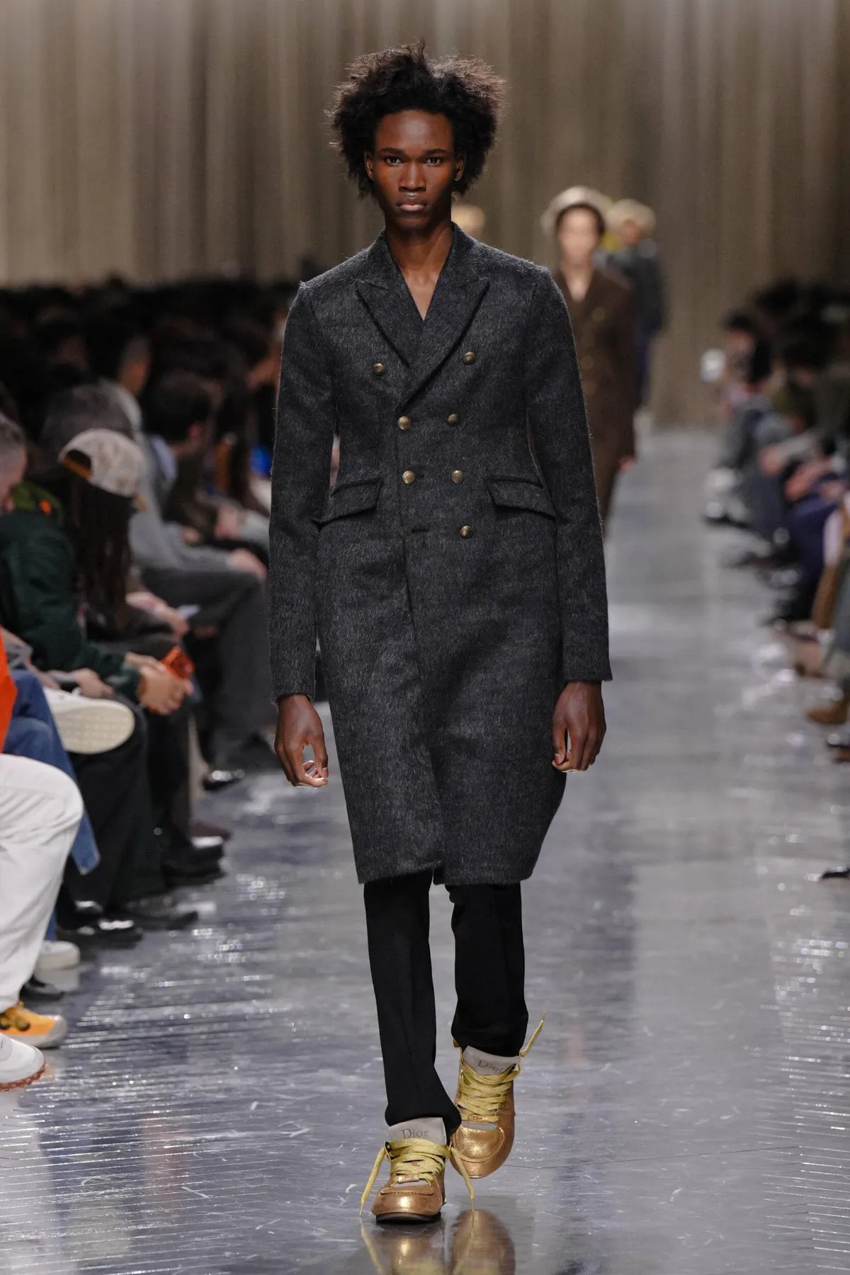 Dior Men automne 2026 : Jonathan Anderson réinvente le tailleur à l’ombre de Paul Poiret