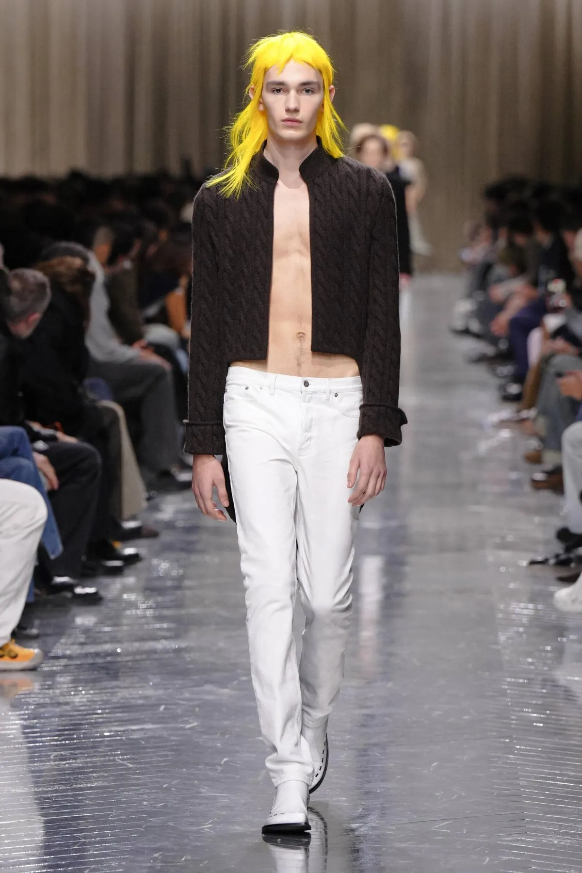 Dior Men automne 2026 : Jonathan Anderson réinvente le tailleur à l’ombre de Paul Poiret