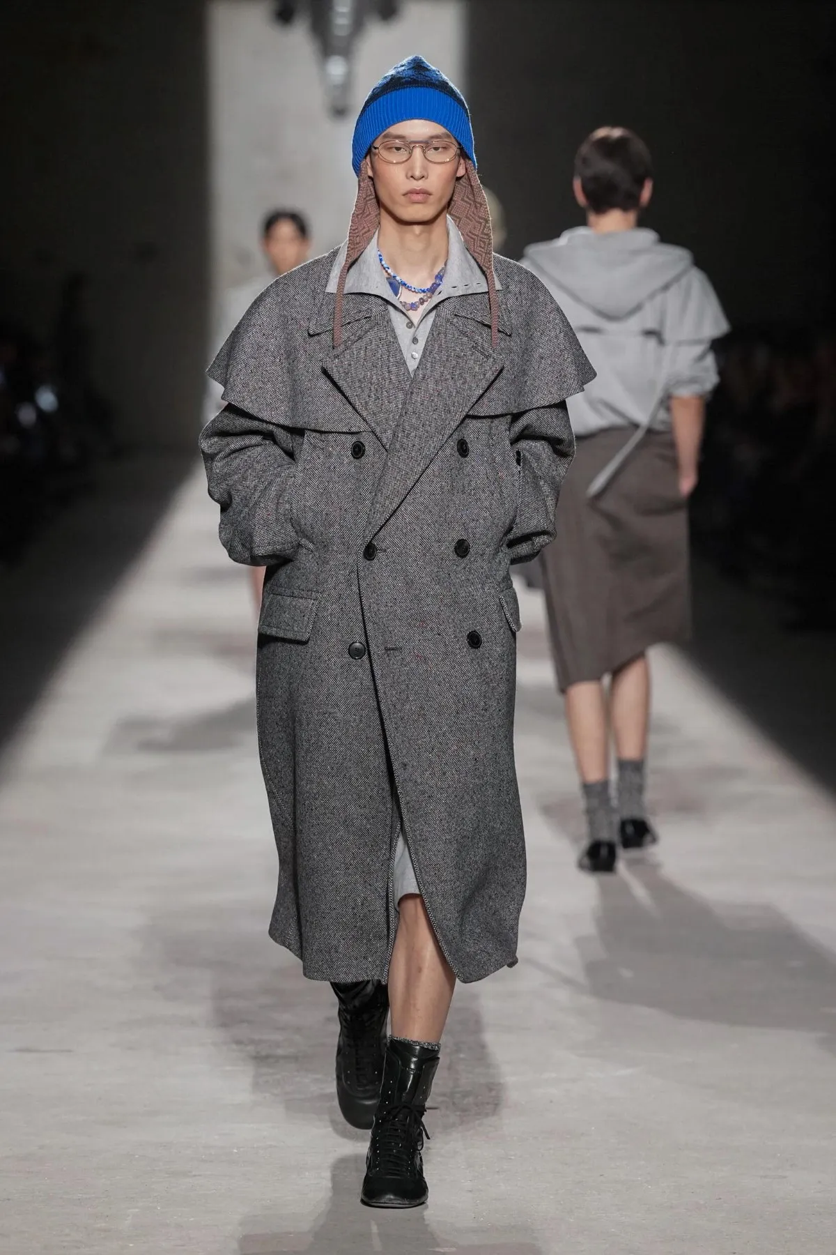 Dries Van Noten automne 2026 : Julian Klausner affirme une masculinité en construction