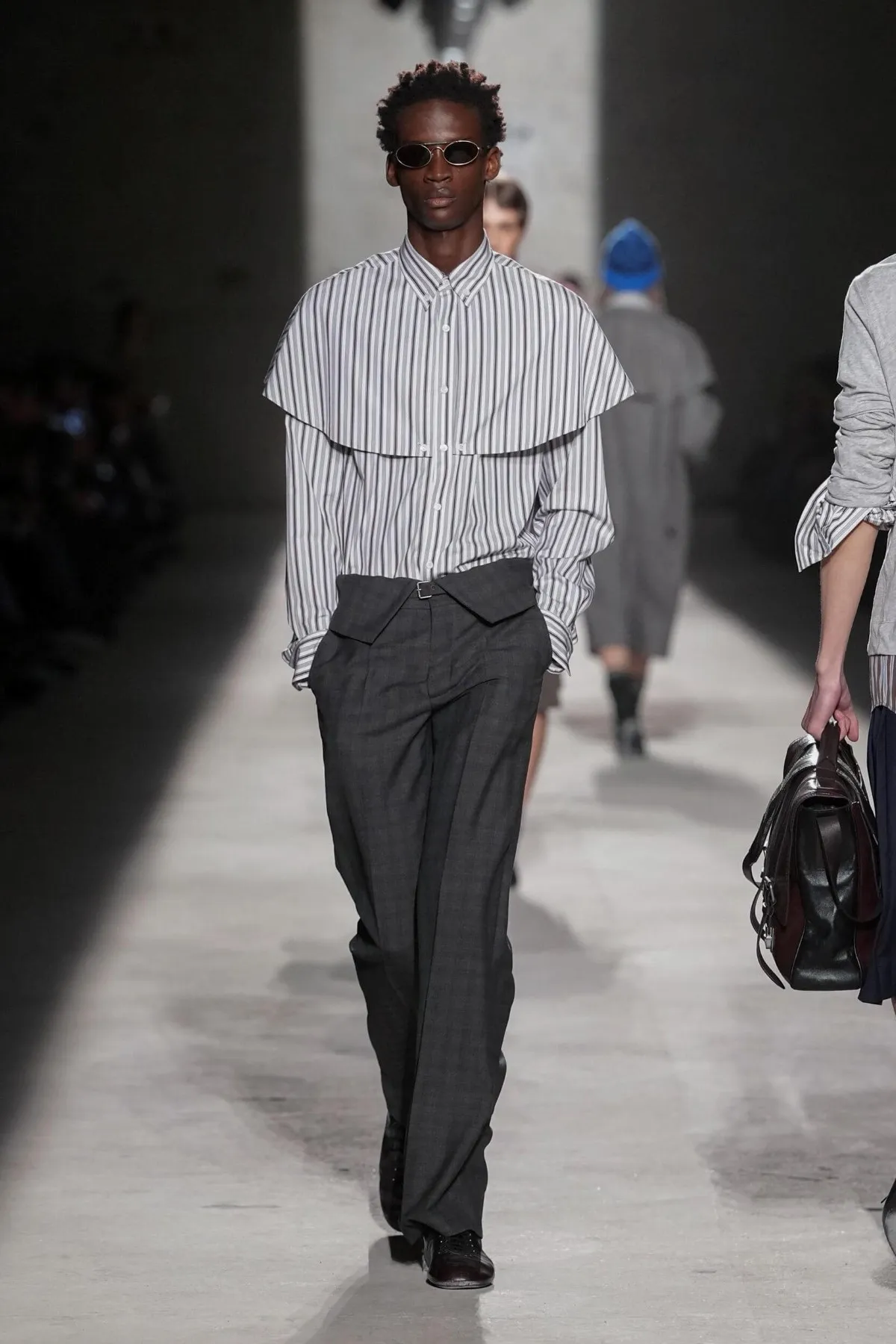 Dries Van Noten automne 2026 : Julian Klausner affirme une masculinité en construction