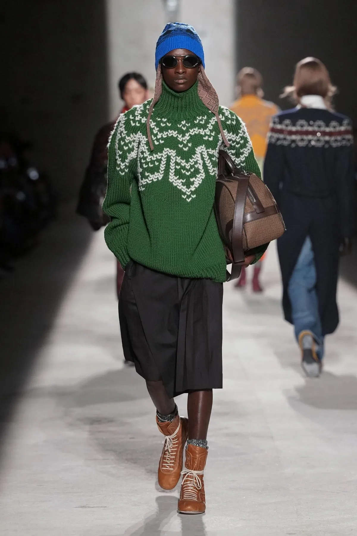 Dries Van Noten automne 2026 : Julian Klausner affirme une masculinité en construction